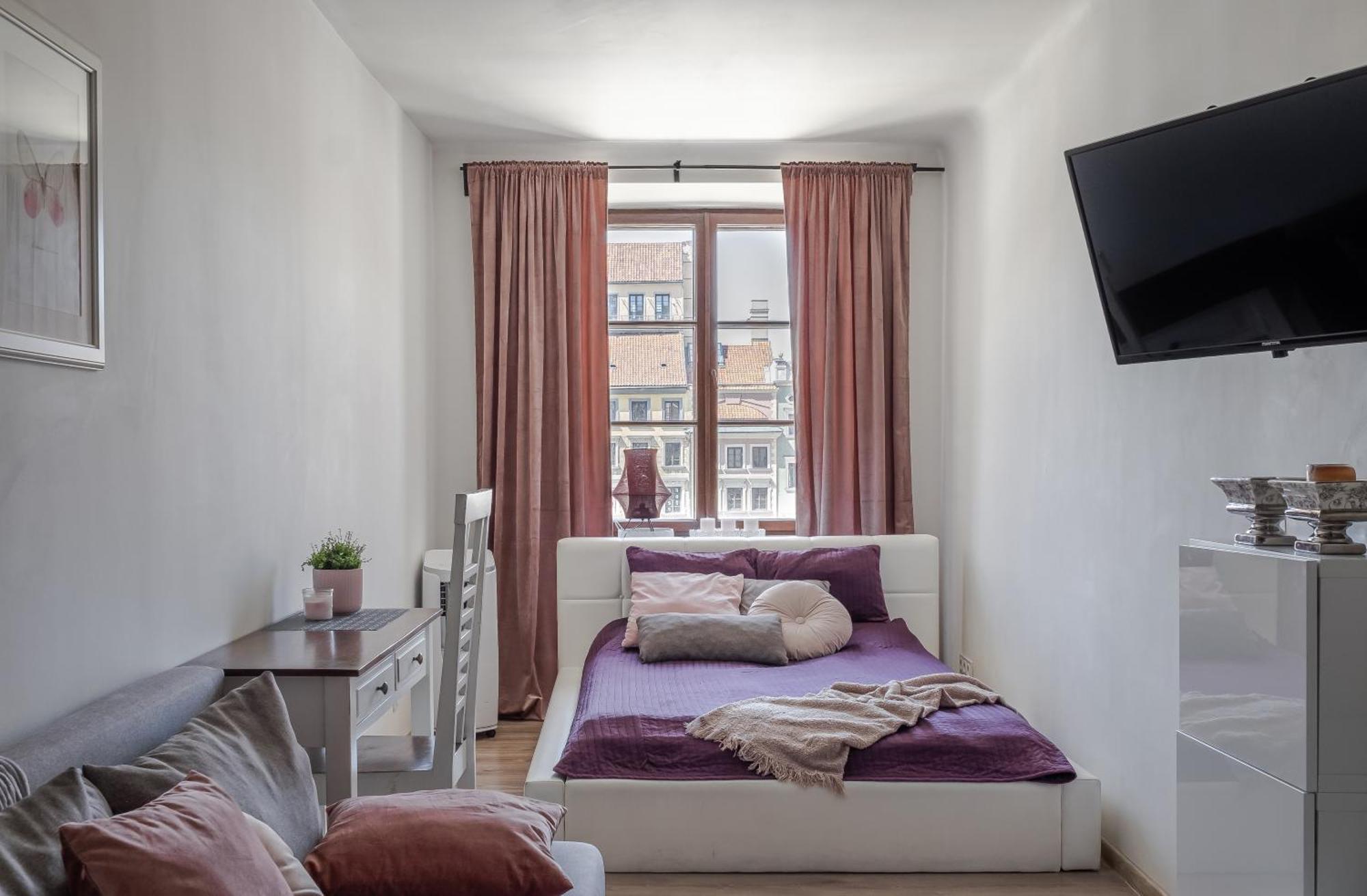 Double Room Old Town View private outside bathroom