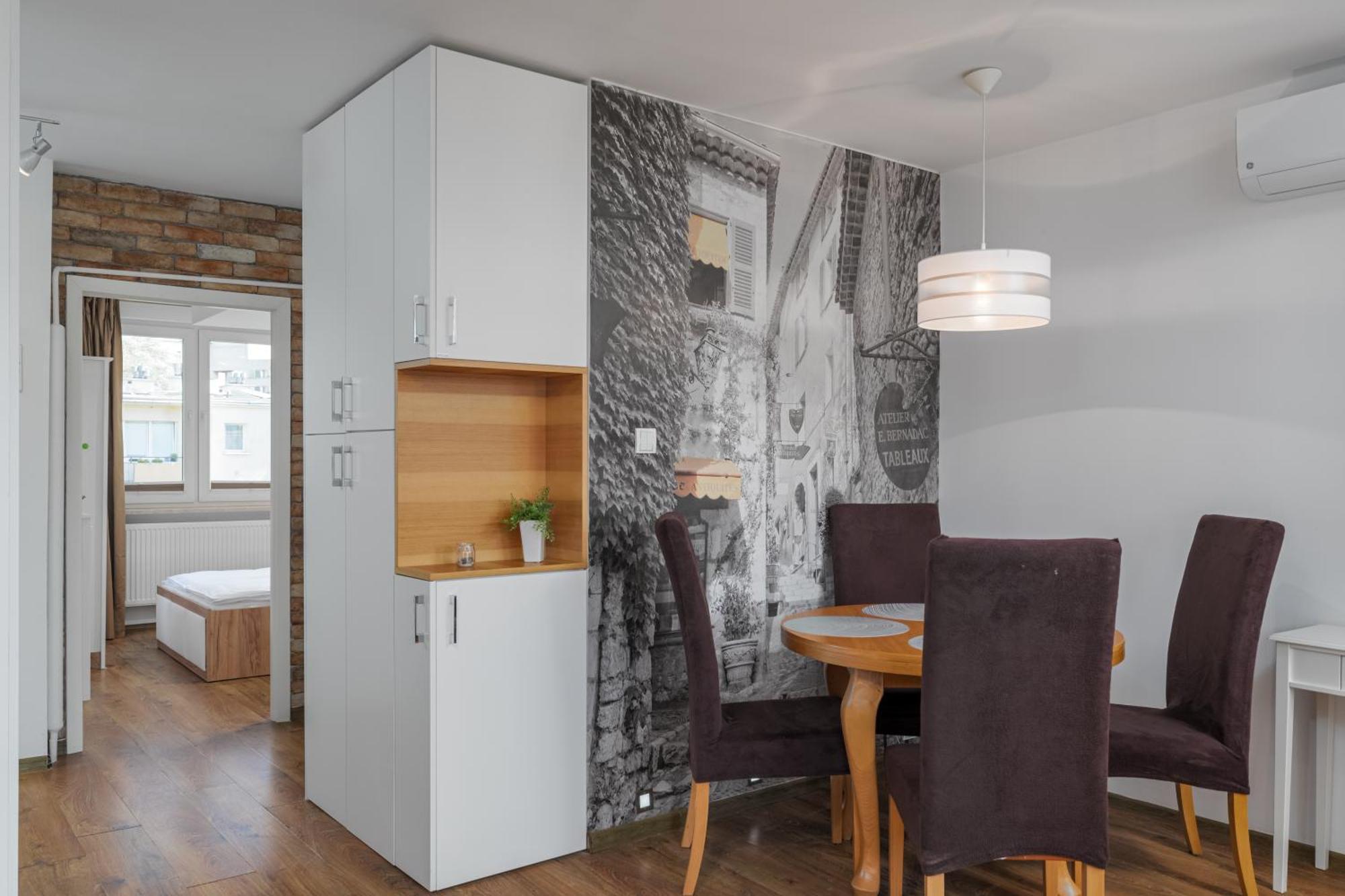 One-Bedroom Apartment