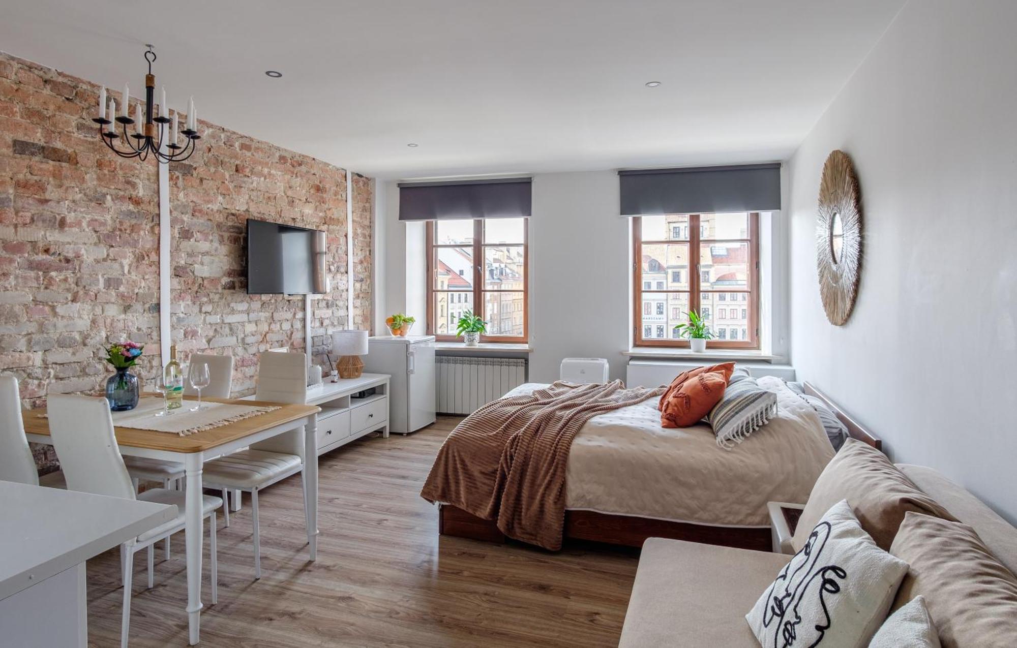 Large Apartment Old Town View