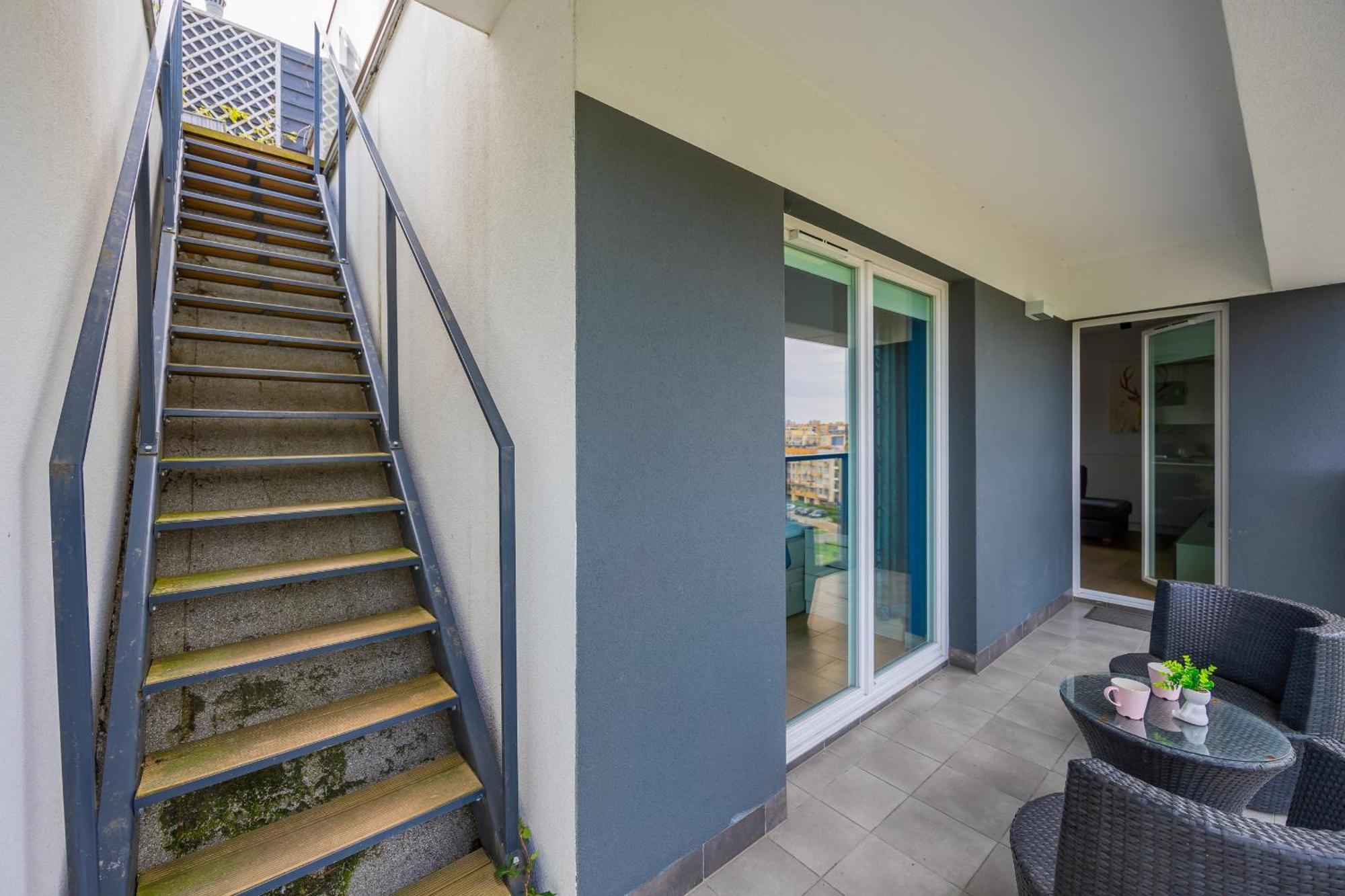 One-Bedroom Apartment Terrace