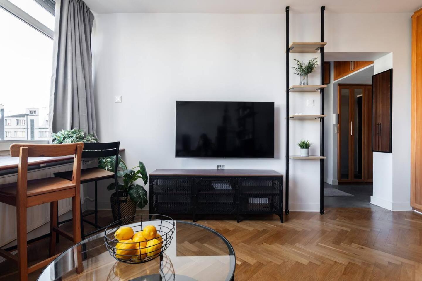 Deluxe Studio