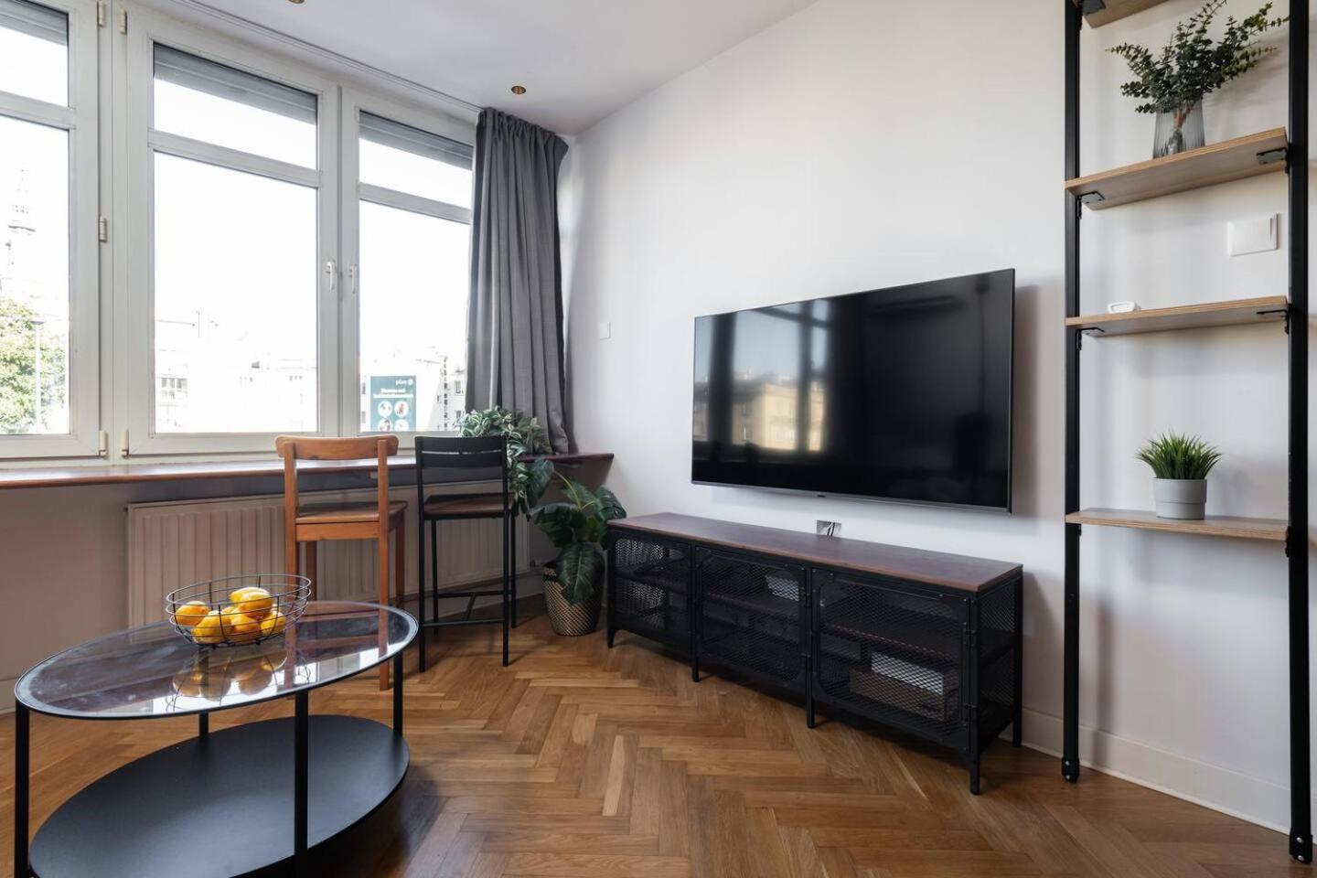 Deluxe Studio