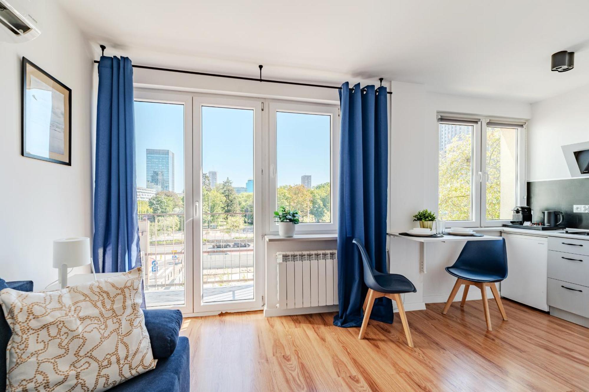 Studio Balcony