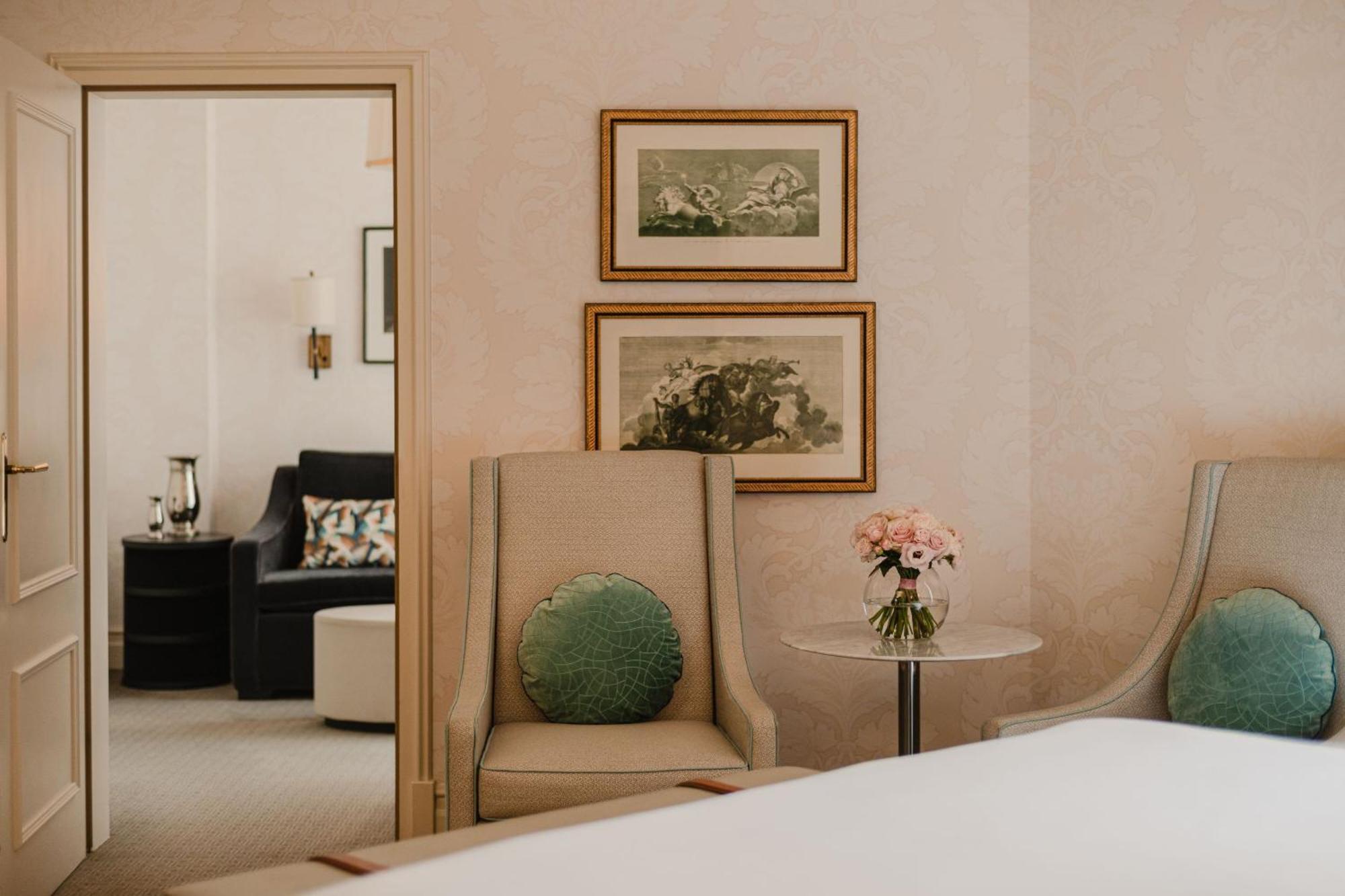 Junior Suite 1 Bedroom Junior Suite 1 King