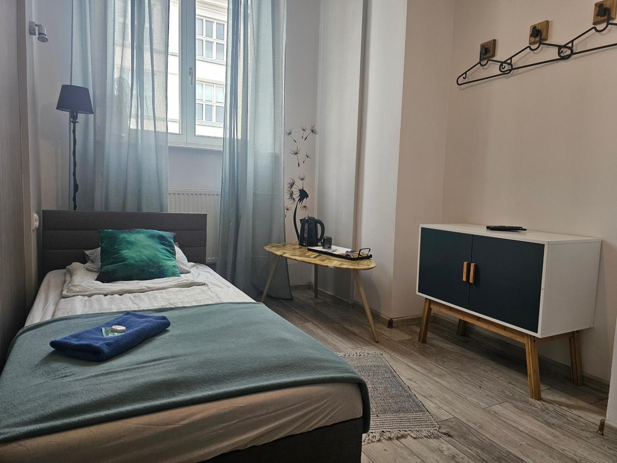 Single Room Shared Shower Toilet