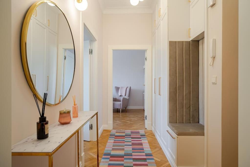 Two-Bedroom Deluxe Apartment
