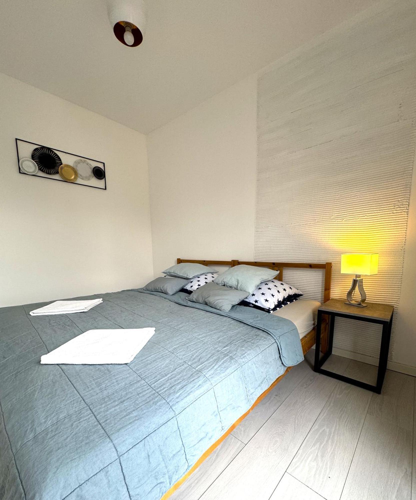 One-Bedroom Standard Apartment
