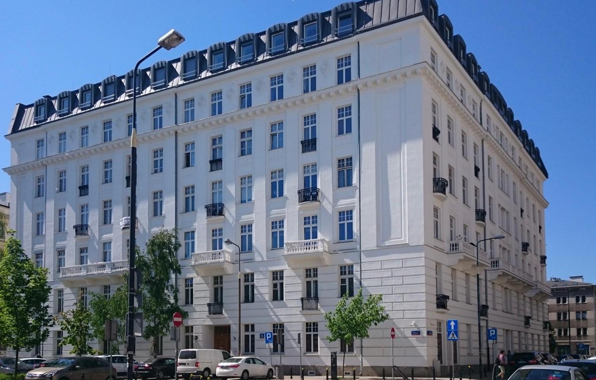 Deluxe Studio