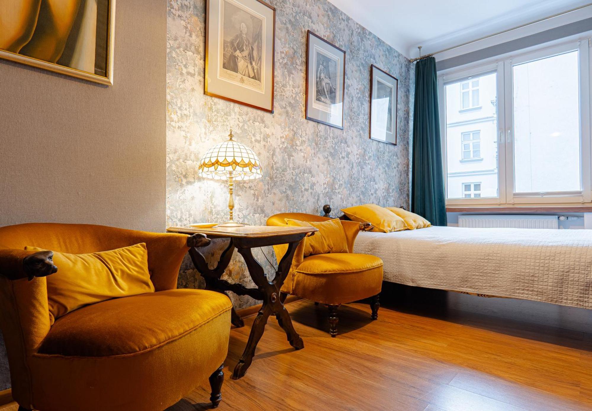 One-Bedroom Apartment