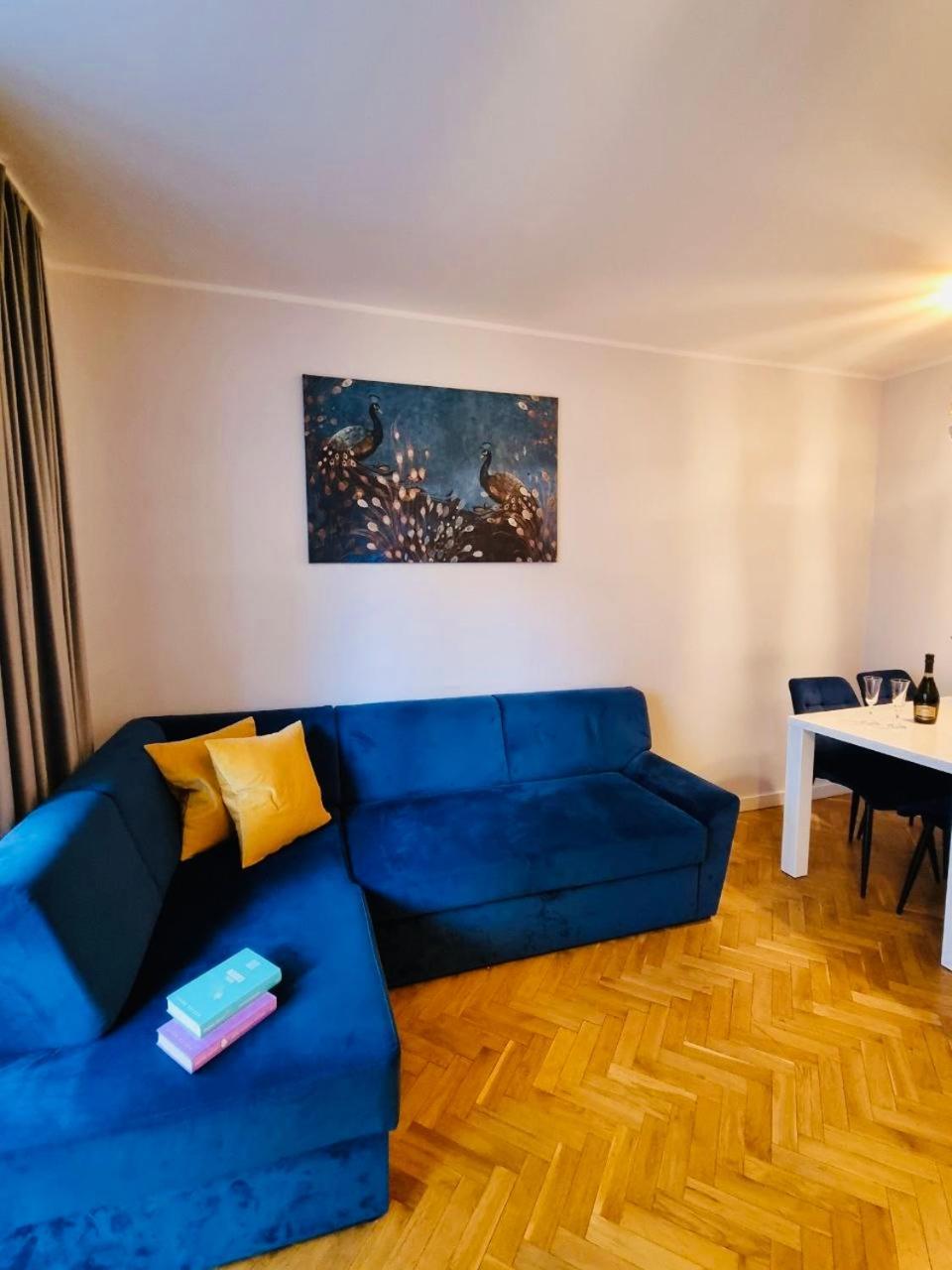 Two-Bedroom Suite Żurawia 20 Street