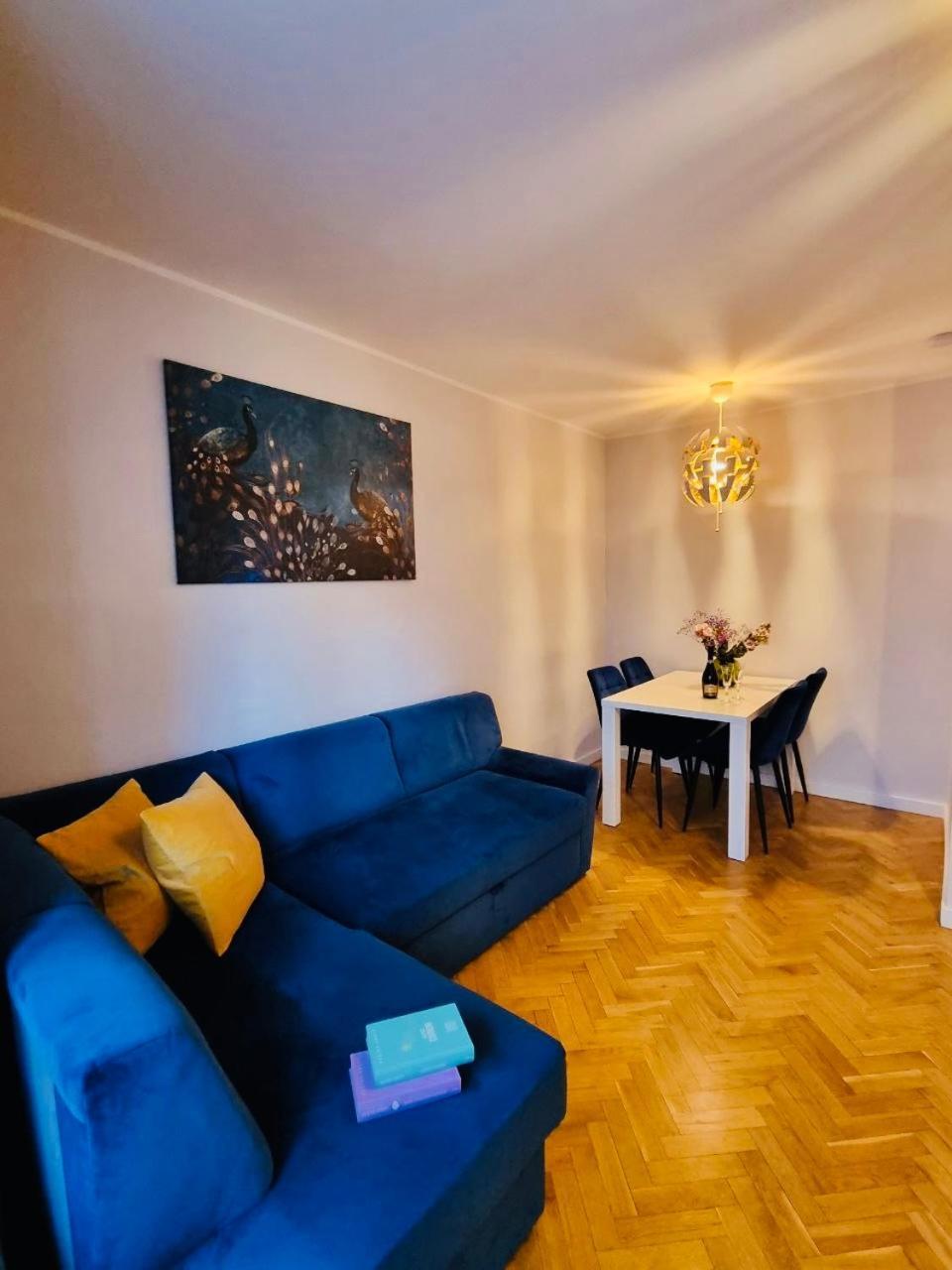Two-Bedroom Suite Żurawia 20 Street