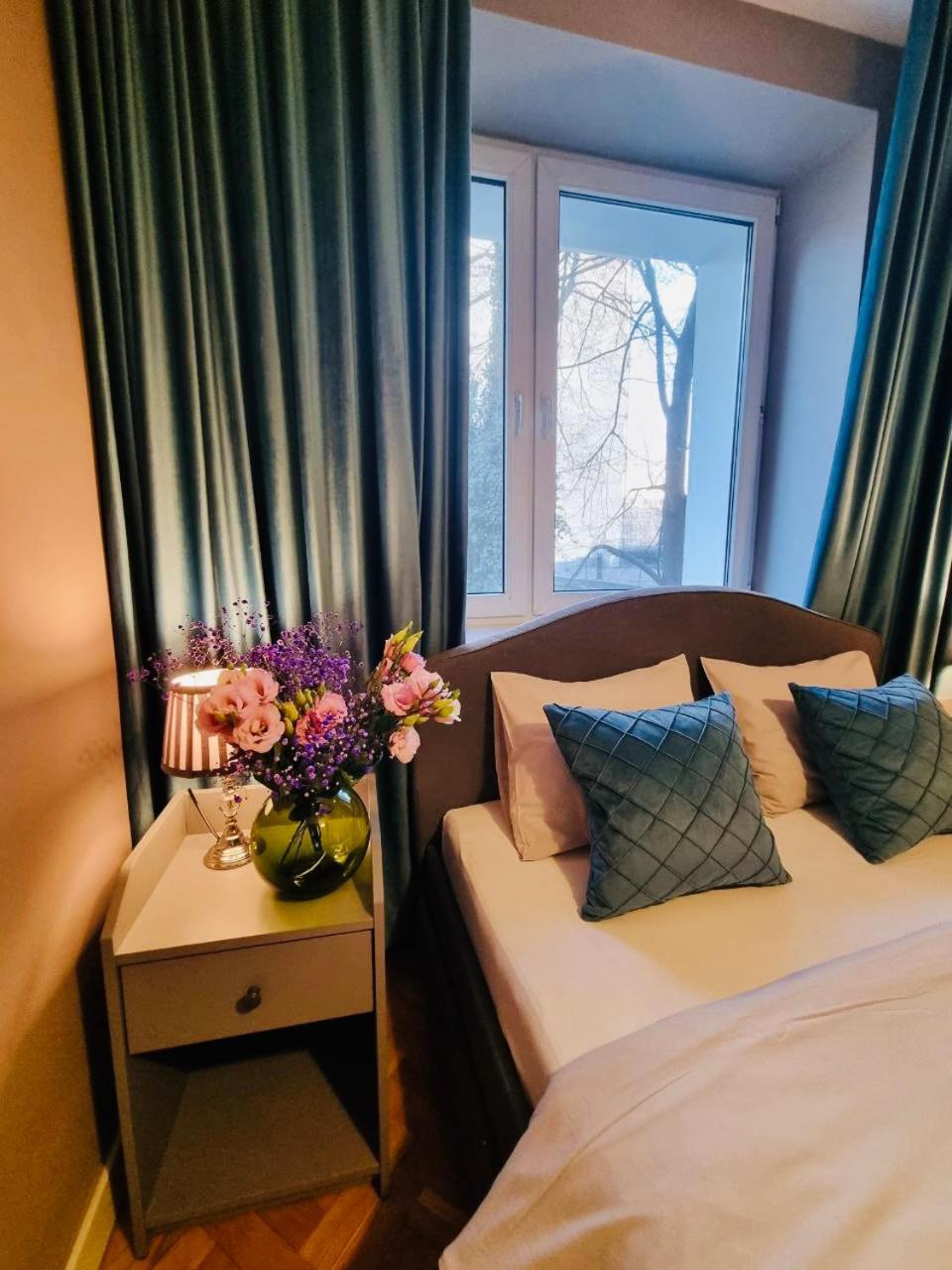 Two-Bedroom Suite Żurawia 20 Street