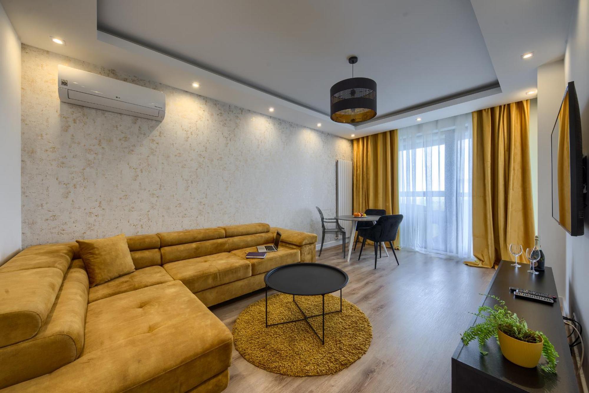 Deluxe Apartment