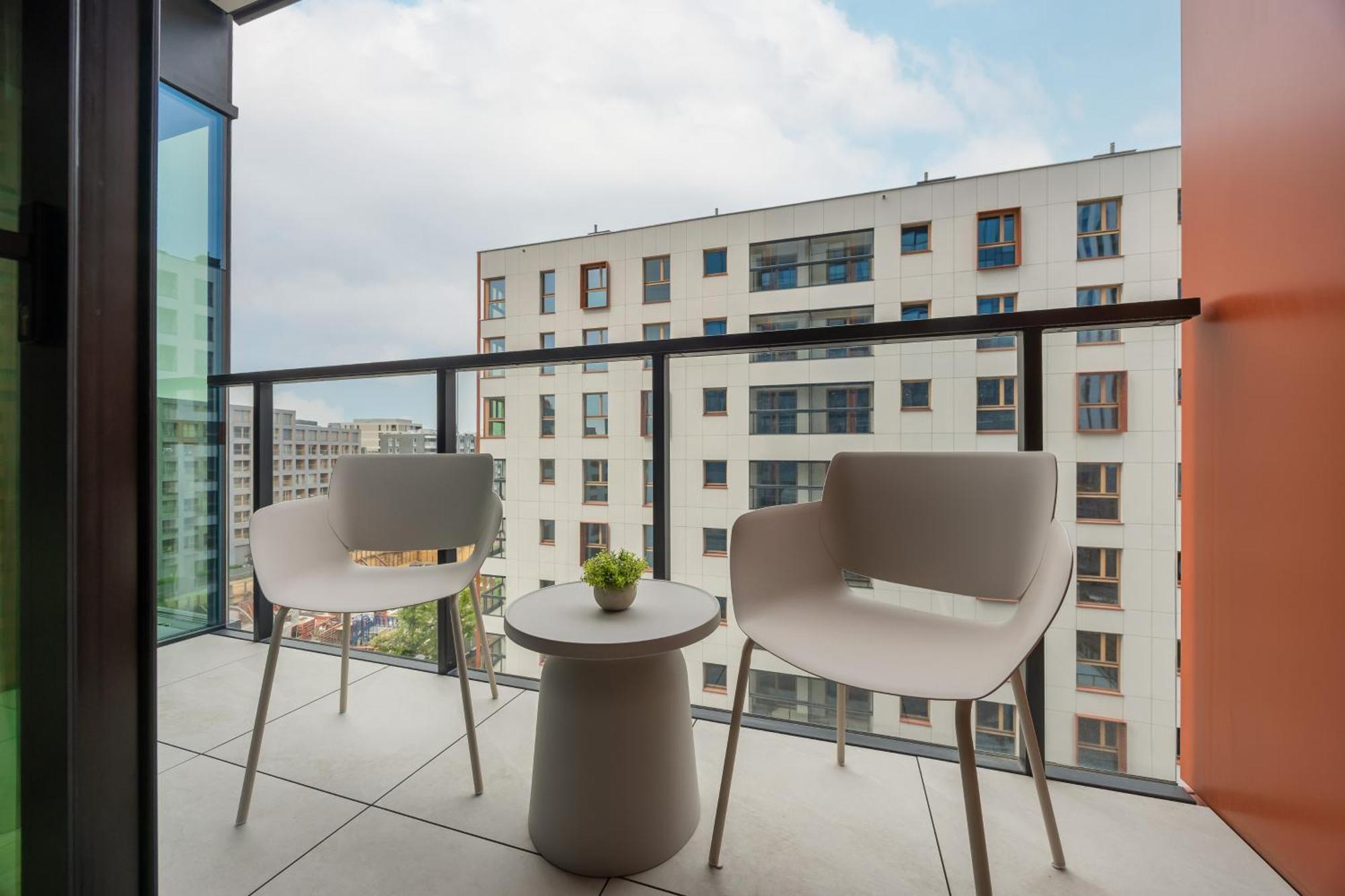 Deluxe One-Bedroom Apartment