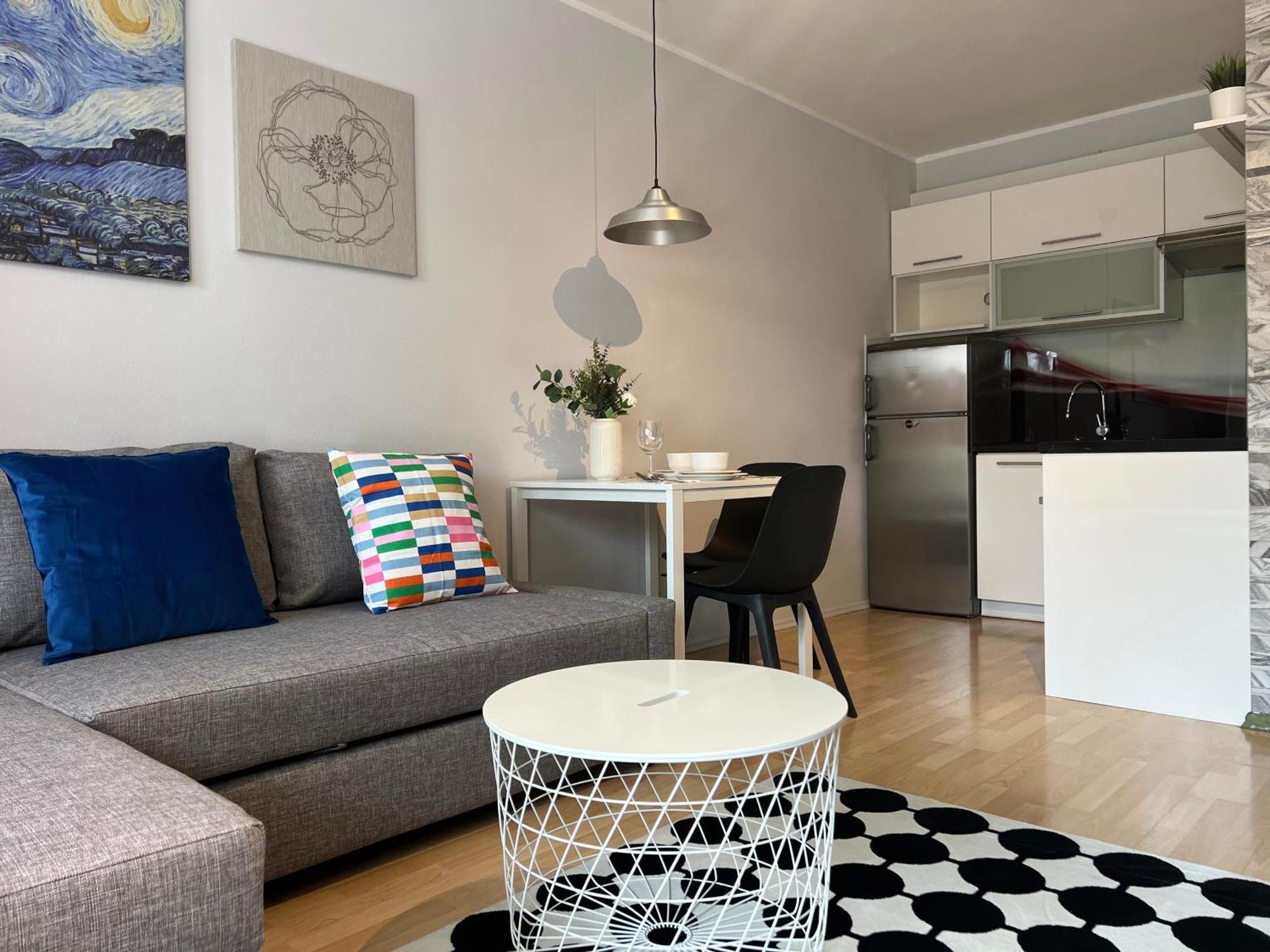 One-Bedroom Apartment