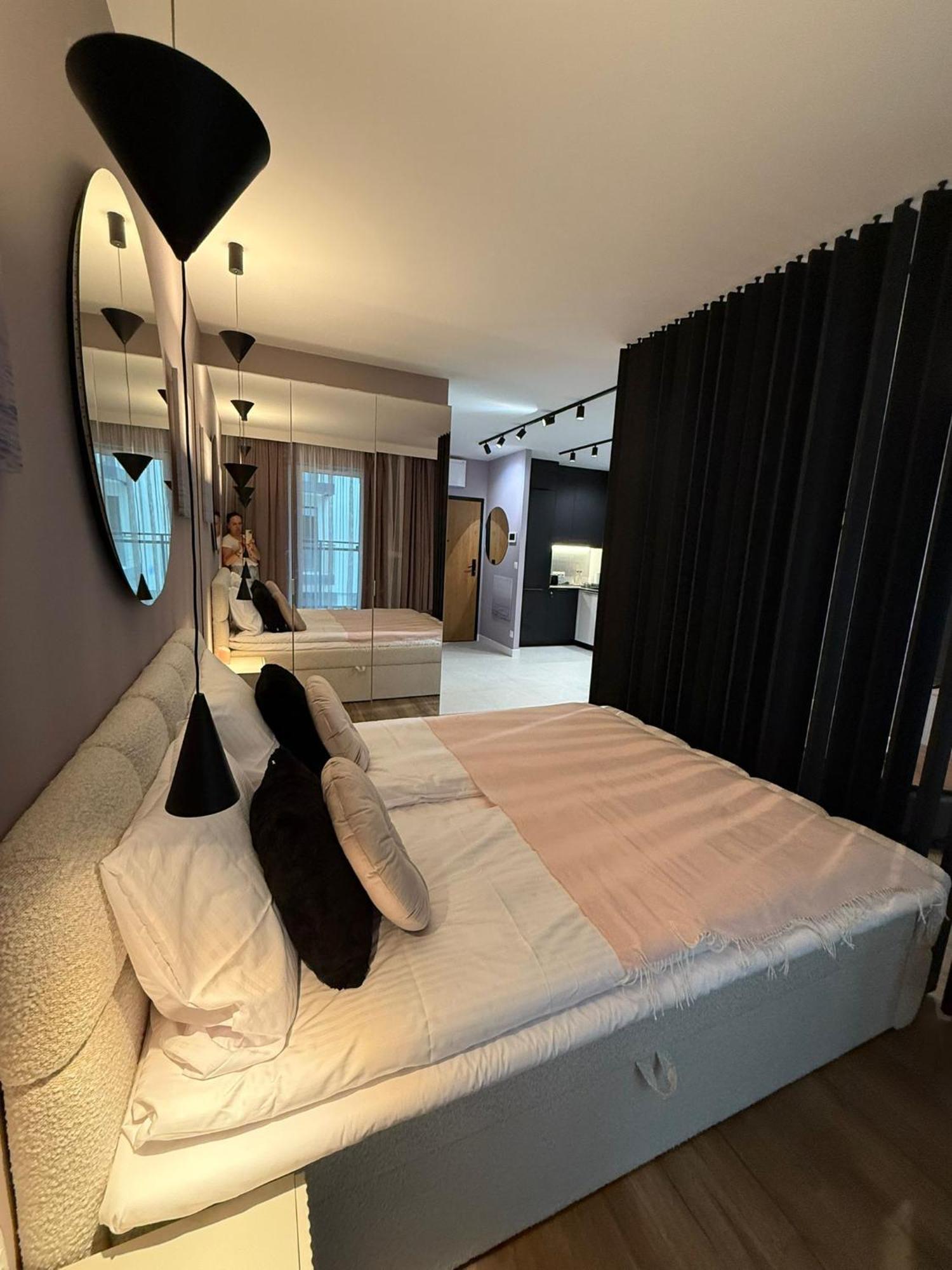 Deluxe King Studio