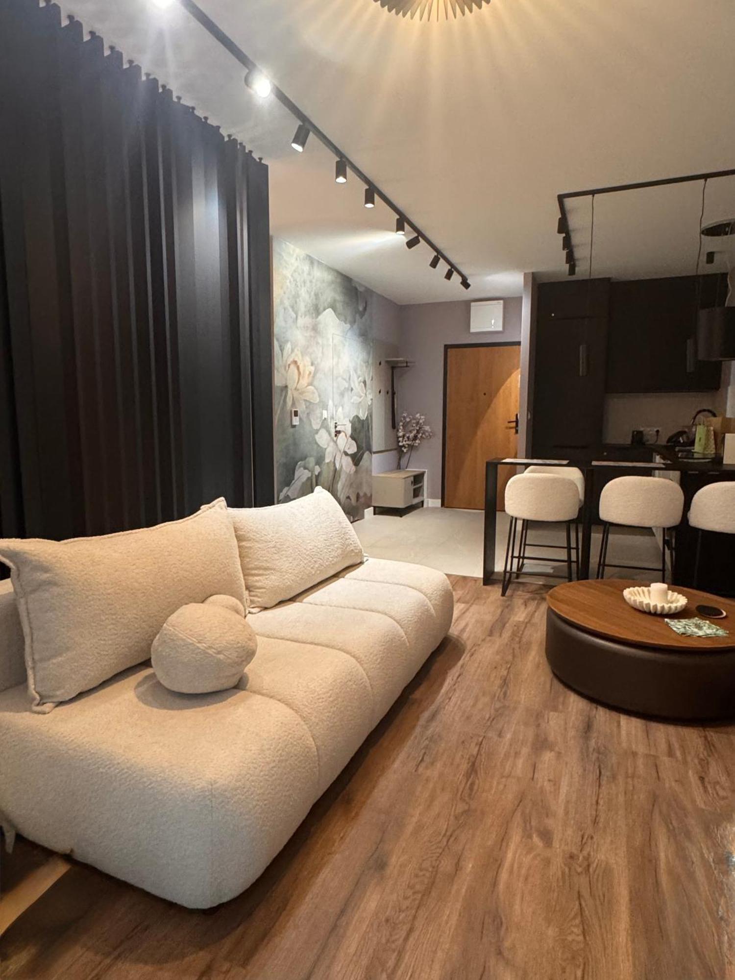 Deluxe King Studio