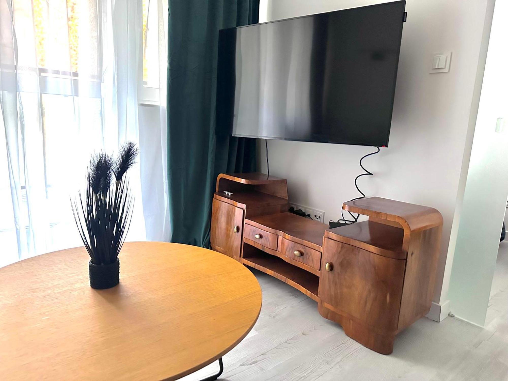Superior One-Bedroom Apartment