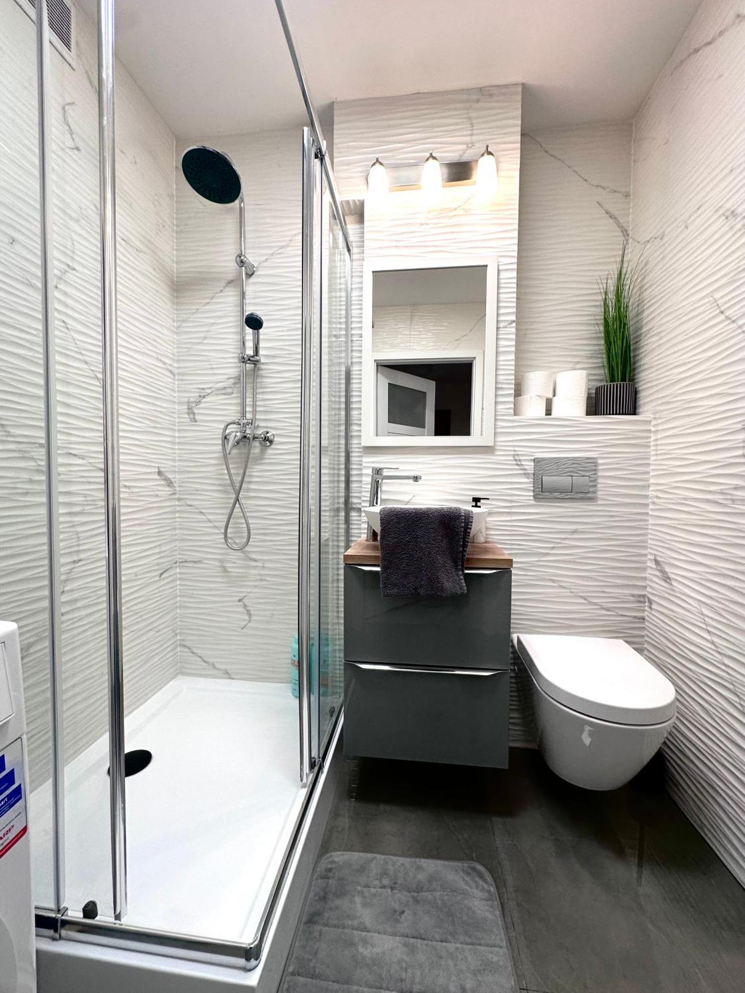 Superior One-Bedroom Apartment