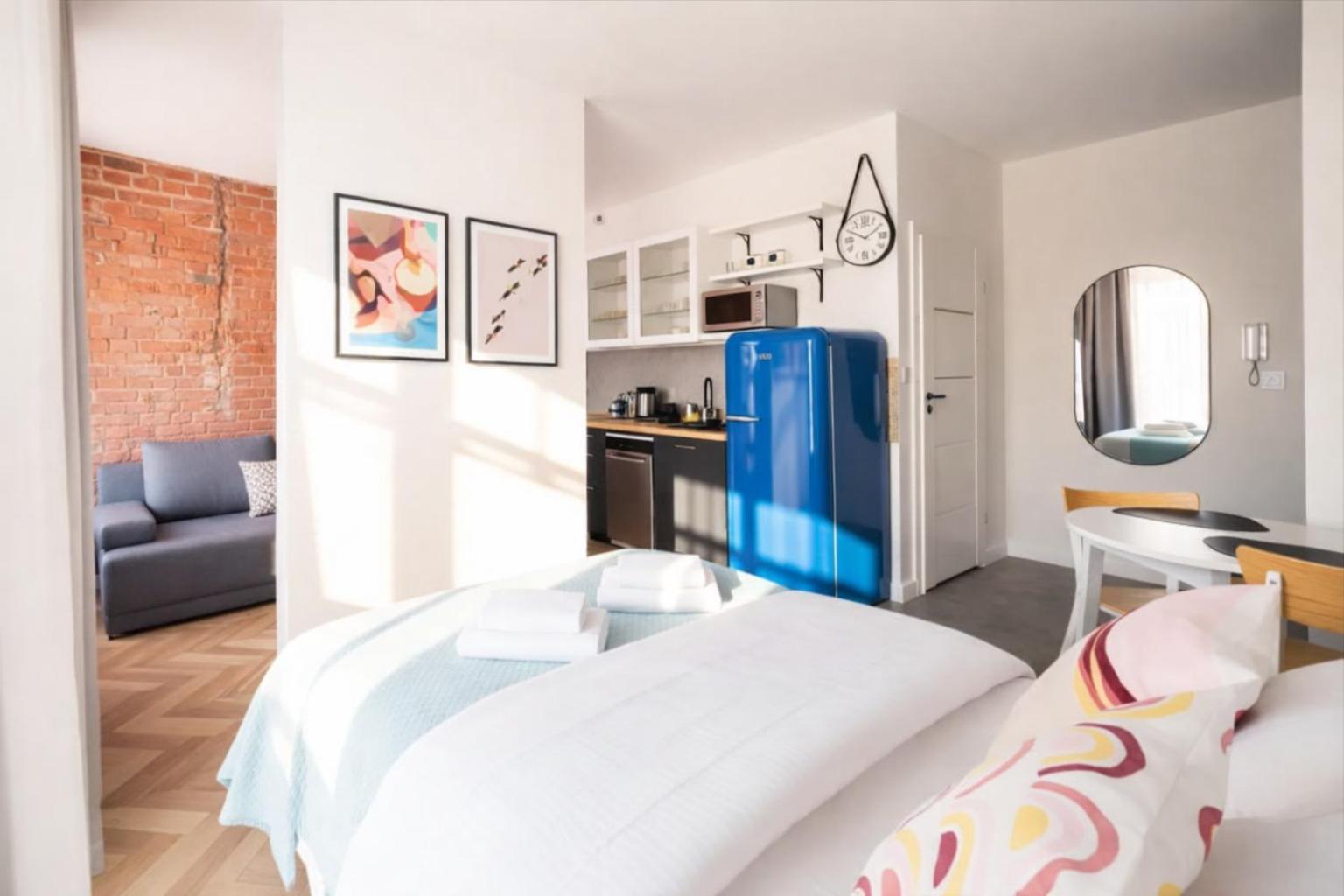 One-Bedroom Apartment