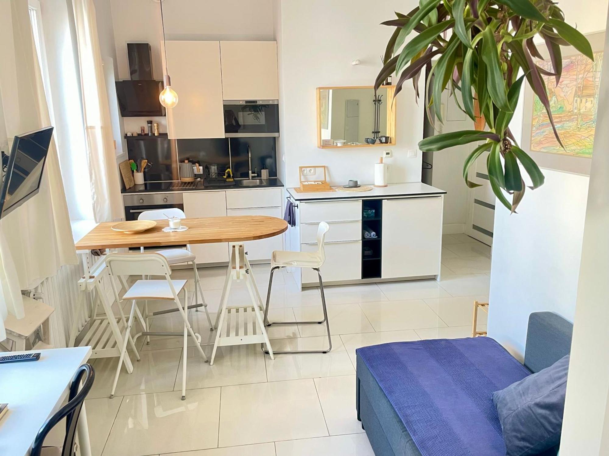 One-Bedroom Apartment