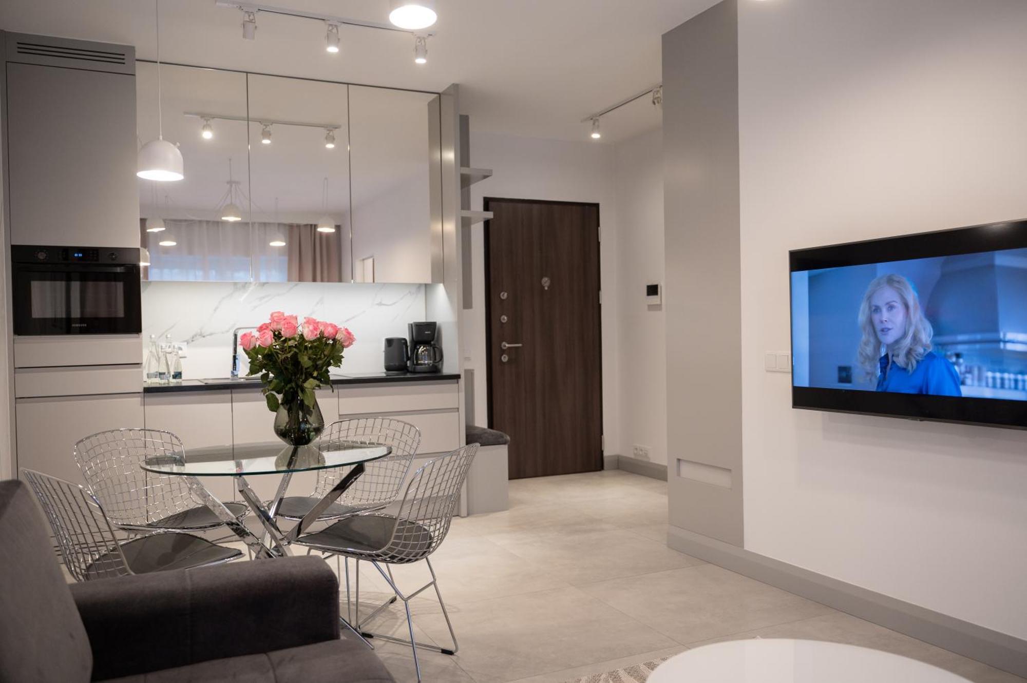 Deluxe One-Bedroom Apartment