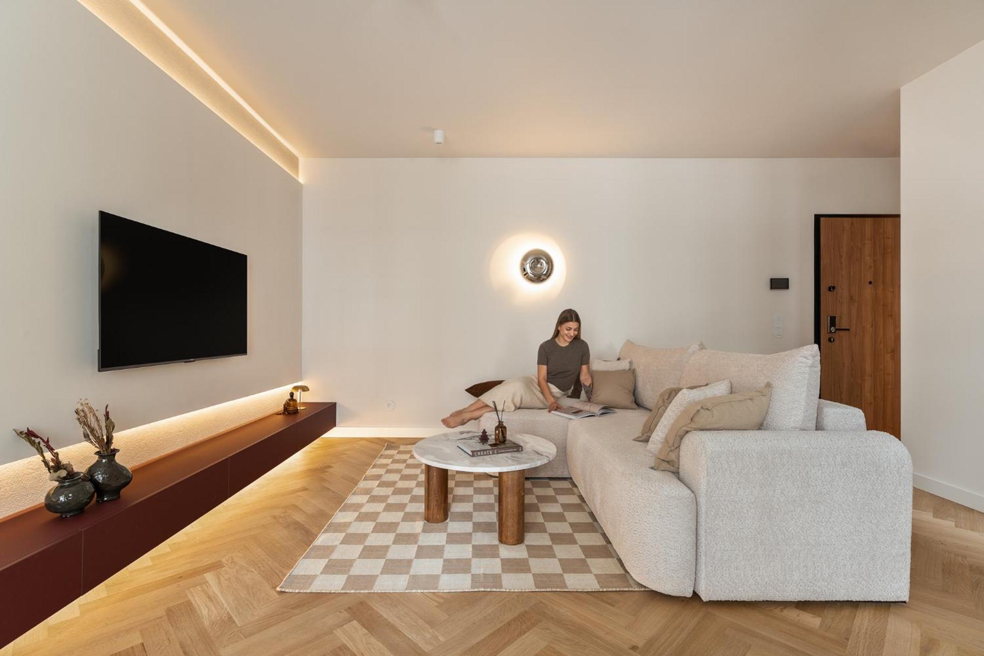 Superior One-Bedroom Apartment Balcony