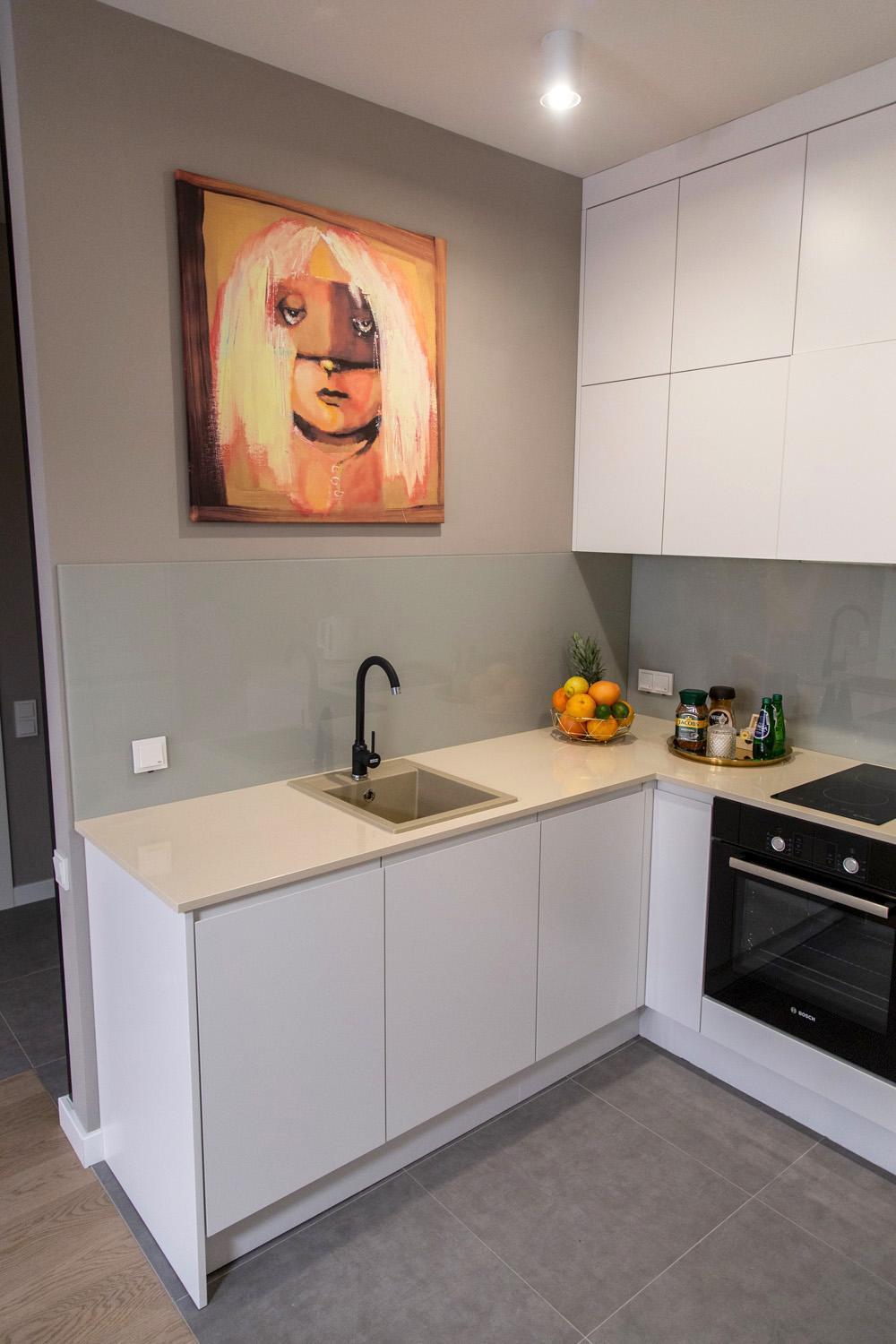 Deluxe One-Bedroom Apartment