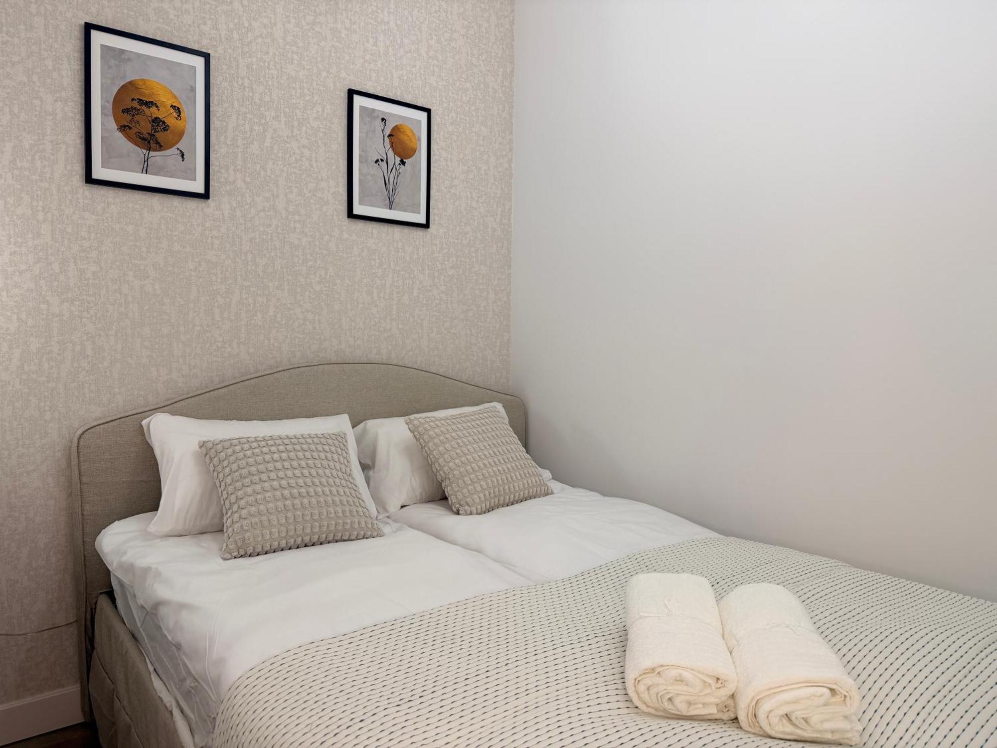 Superior One-Bedroom Apartment Balcony
