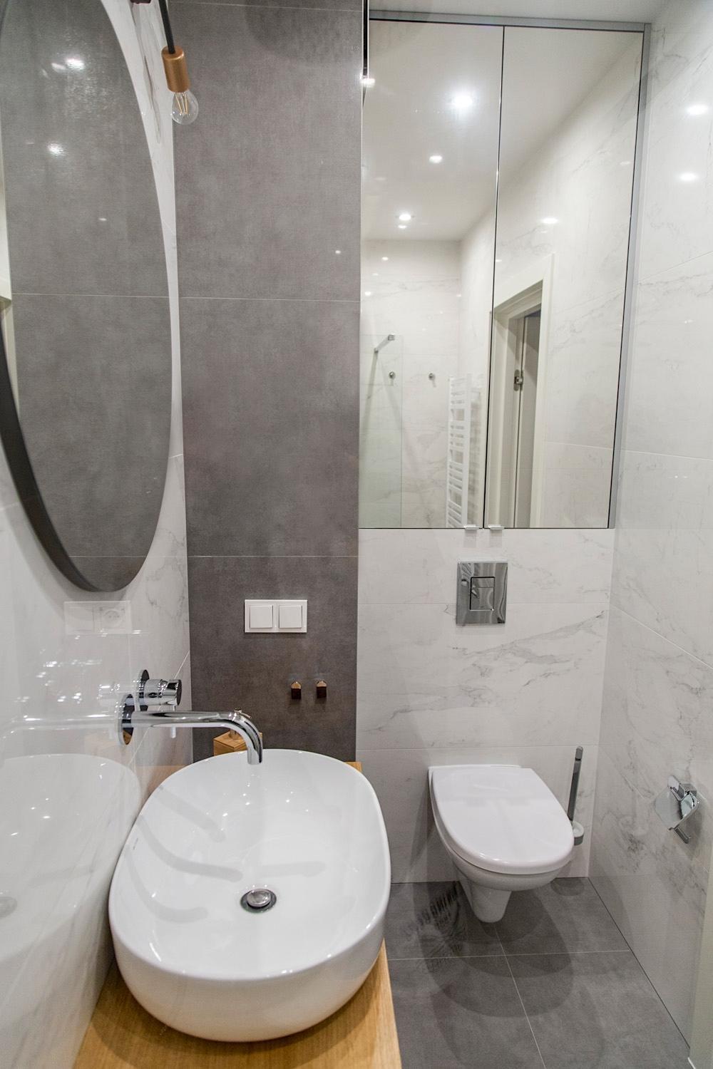 Deluxe One-Bedroom Apartment