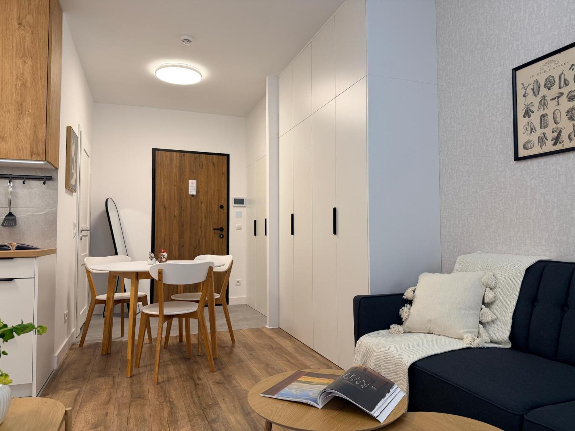 Superior One-Bedroom Apartment Balcony