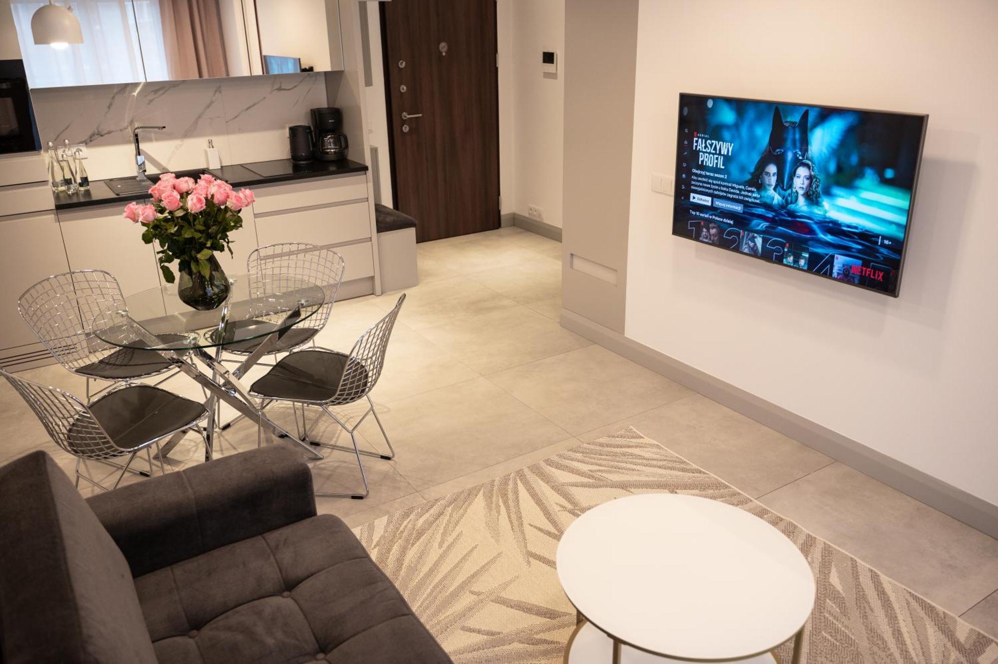 Deluxe One-Bedroom Apartment