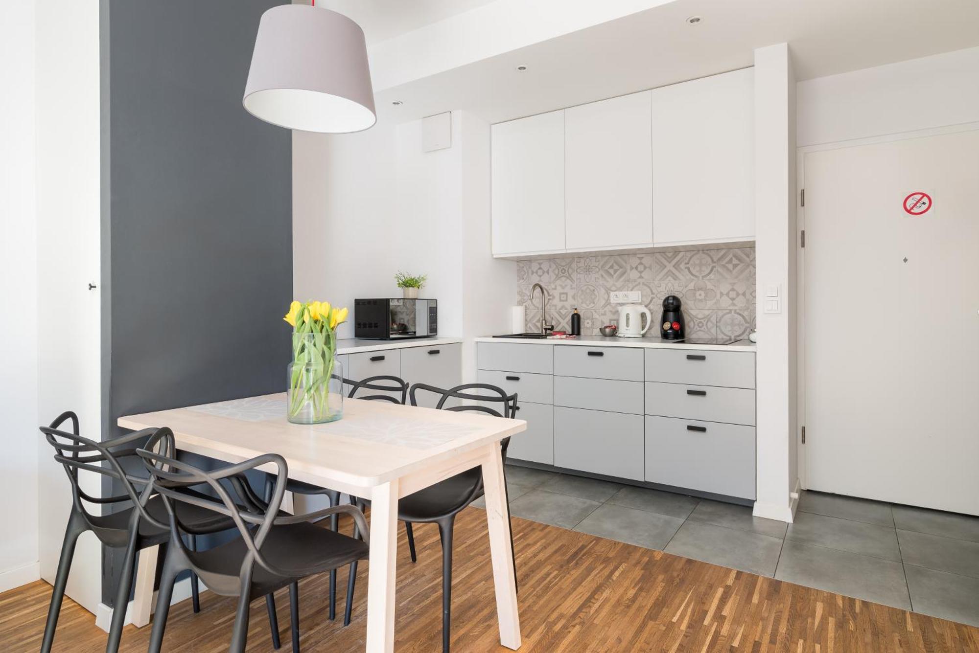 One-Bedroom Deluxe Apartment