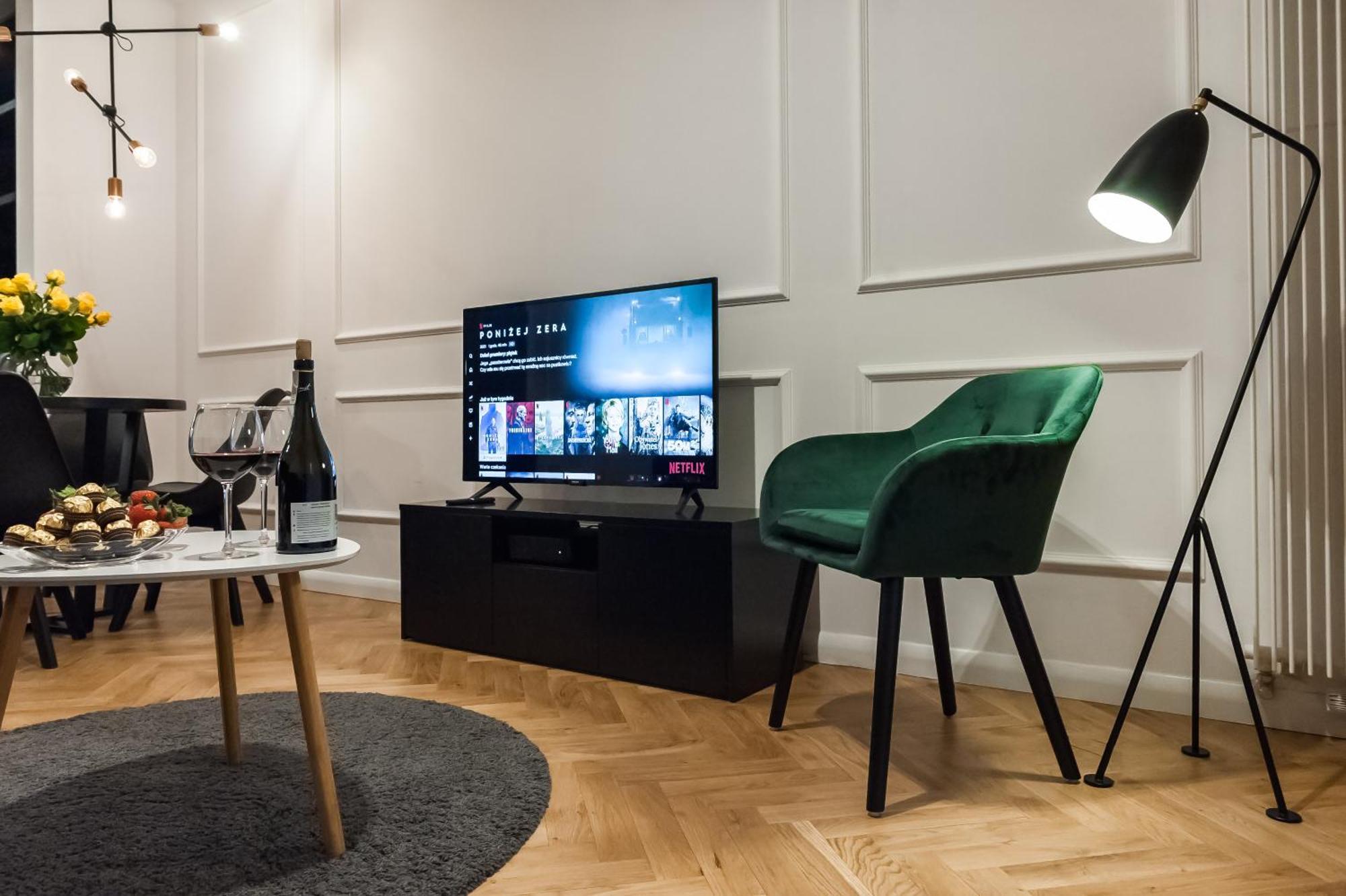 Deluxe One-Bedroom Apartment