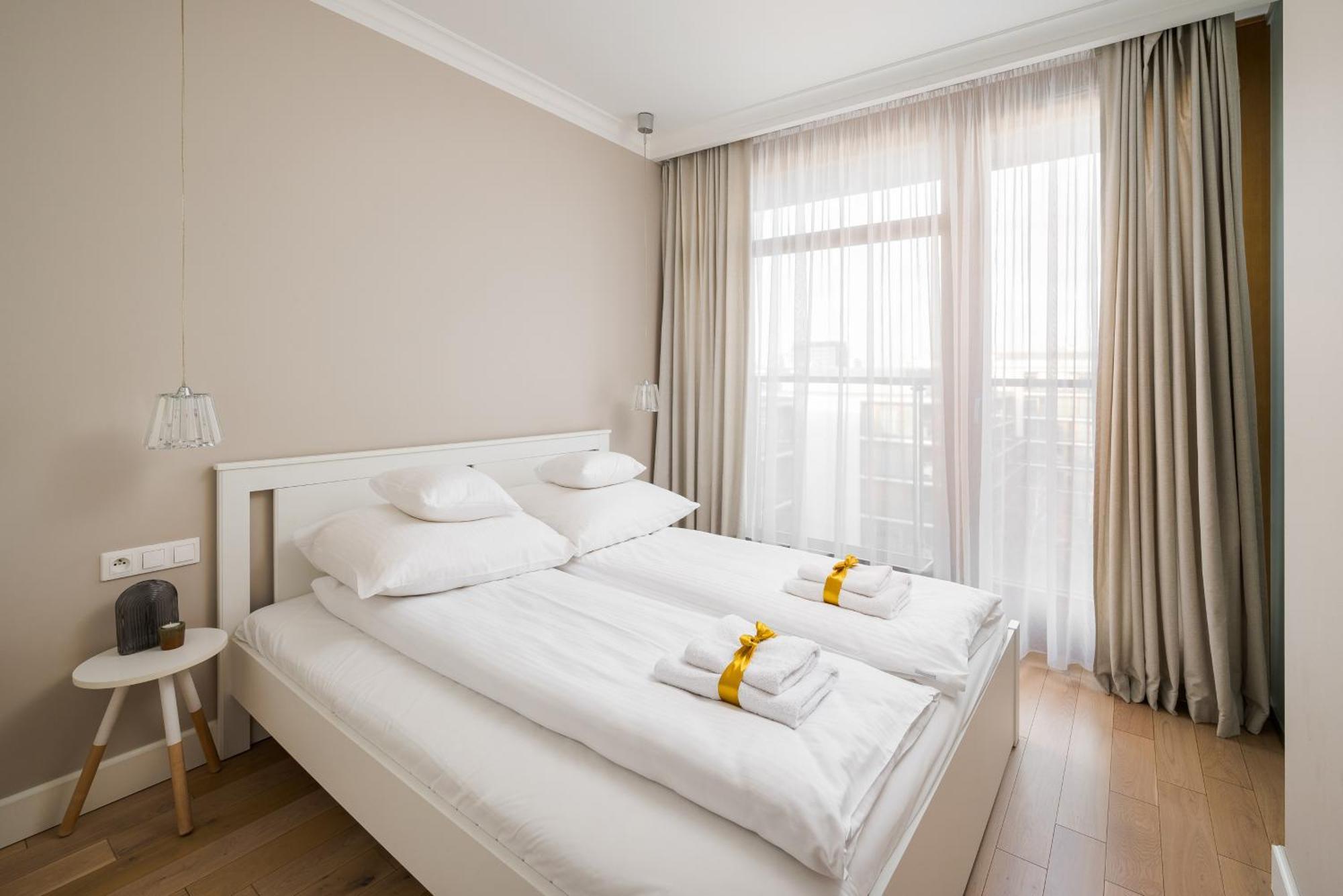 Superior One-Bedroom Apartment Balcony