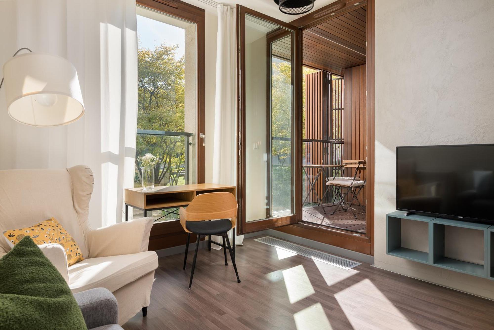 Superior One-Bedroom Apartment Balcony