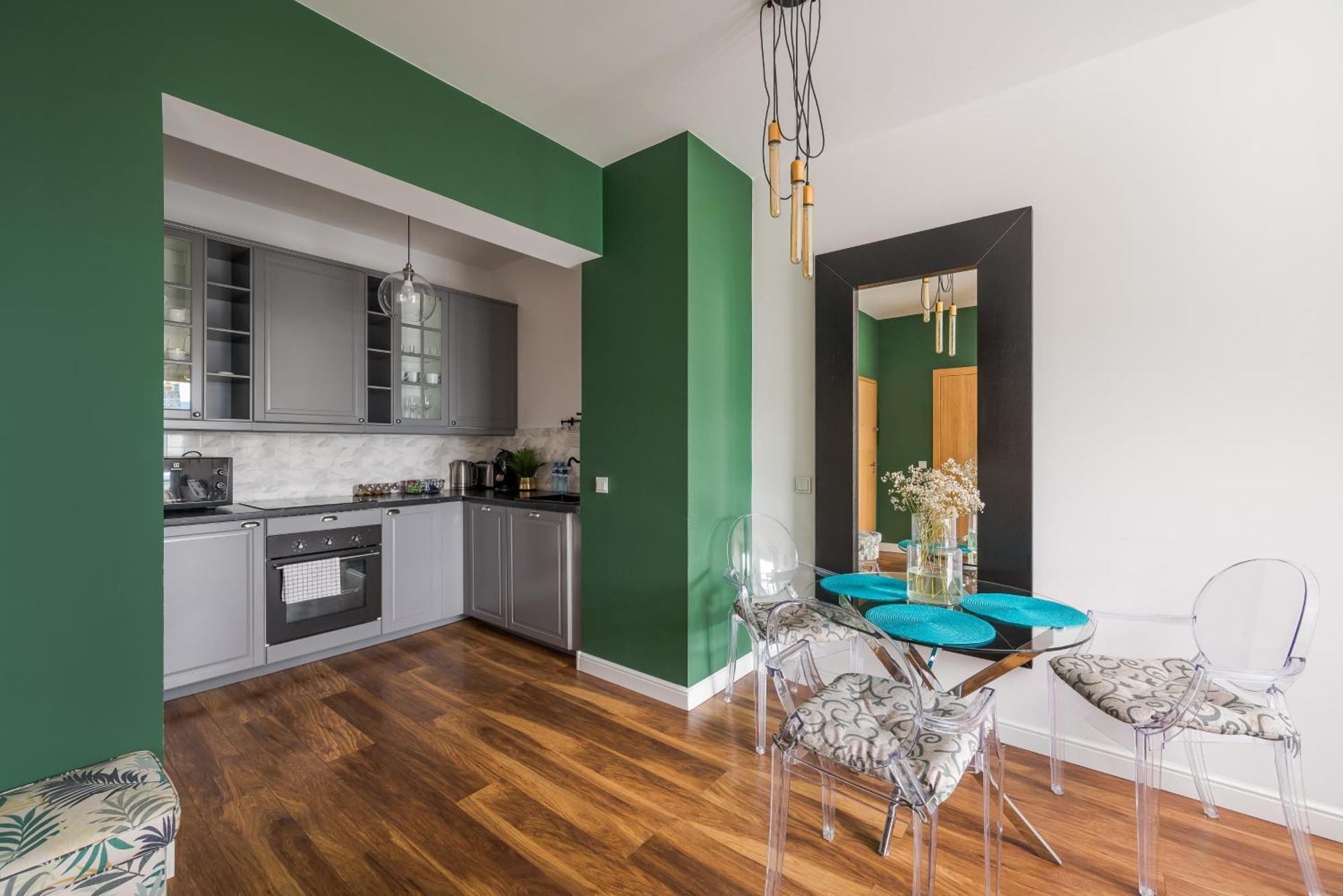 Superior One-Bedroom Apartment Balcony
