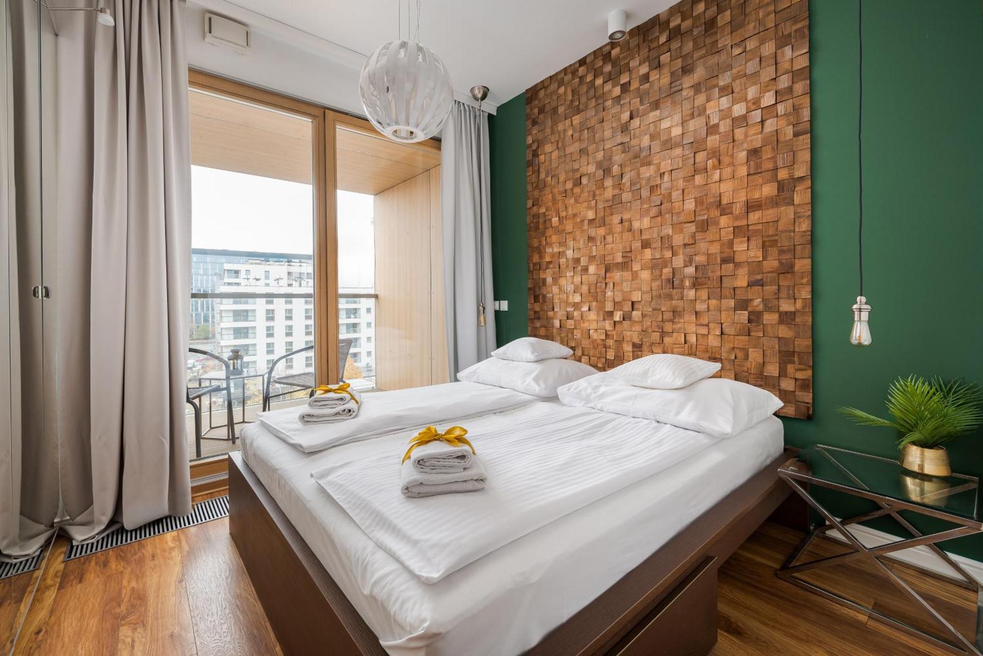 Superior One-Bedroom Apartment Balcony