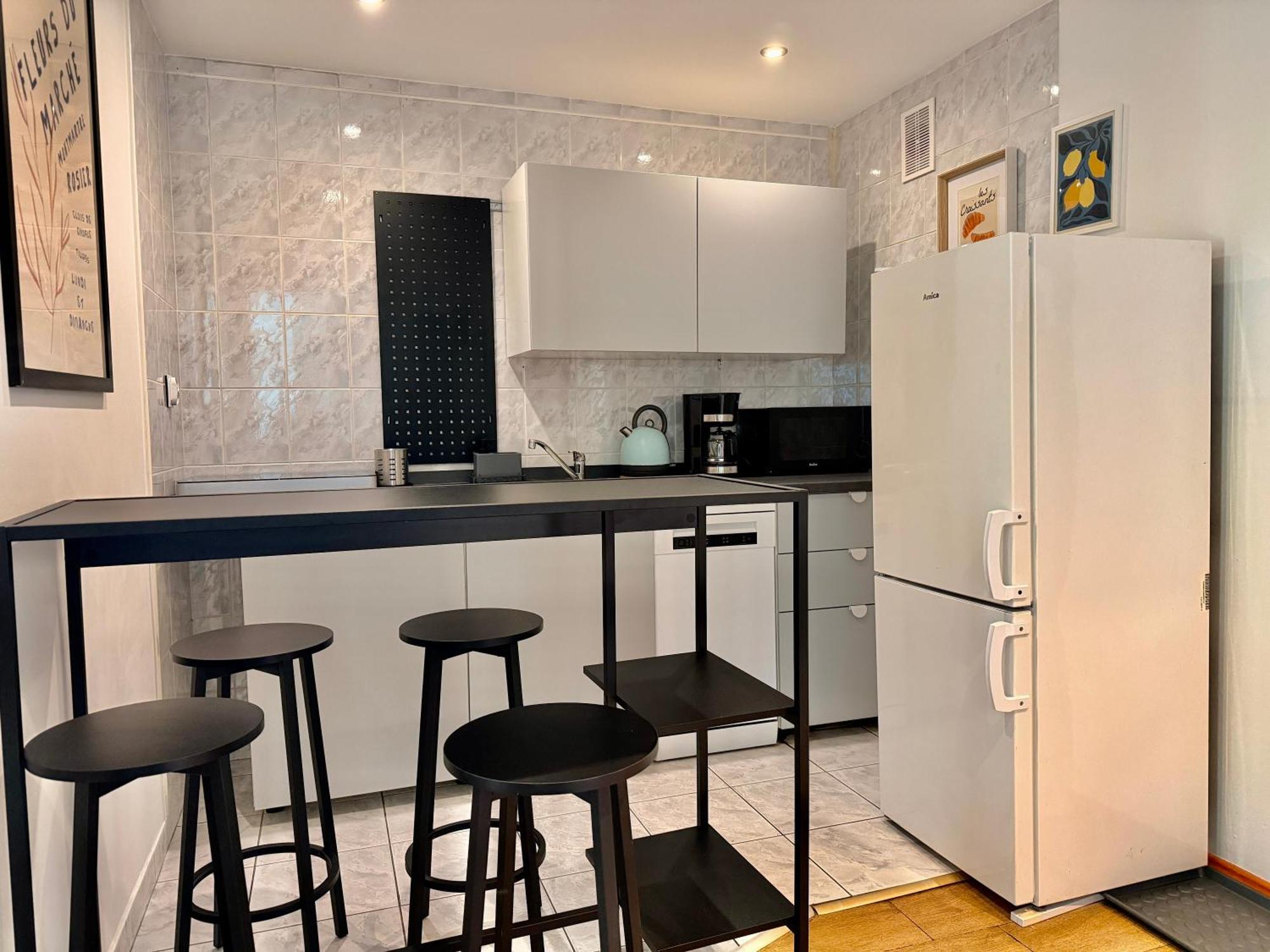 One-Bedroom Apartment