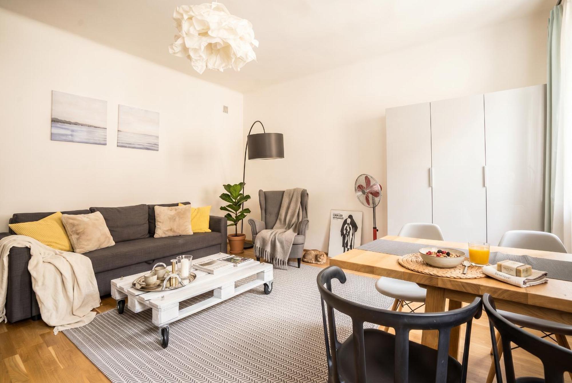 One-Bedroom Apartment