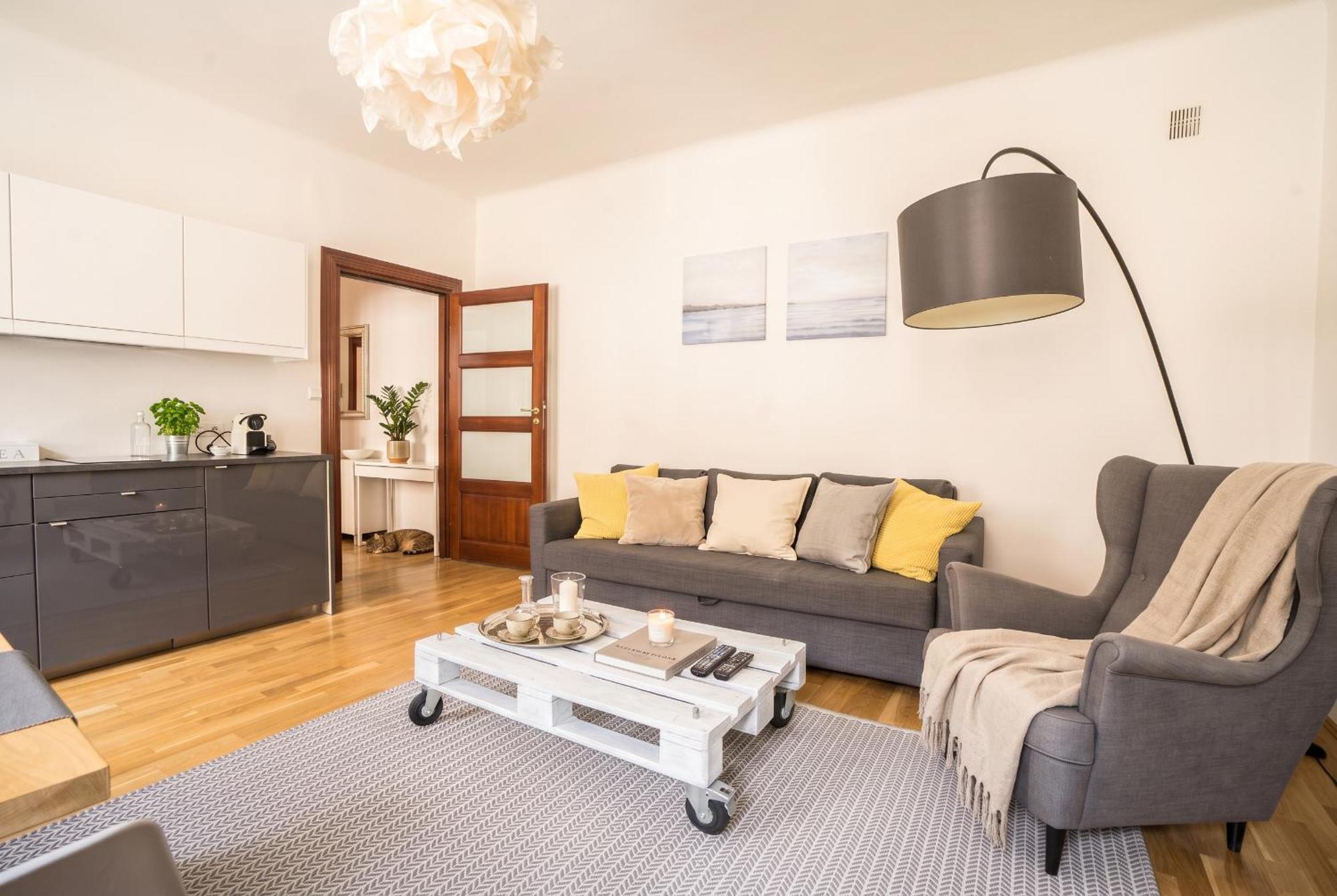 One-Bedroom Apartment