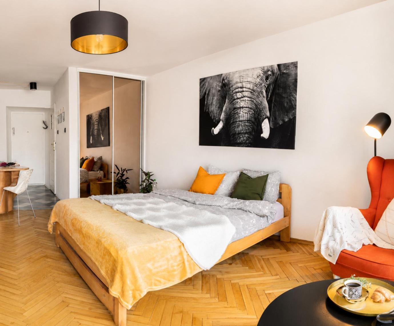 Studio Apartment