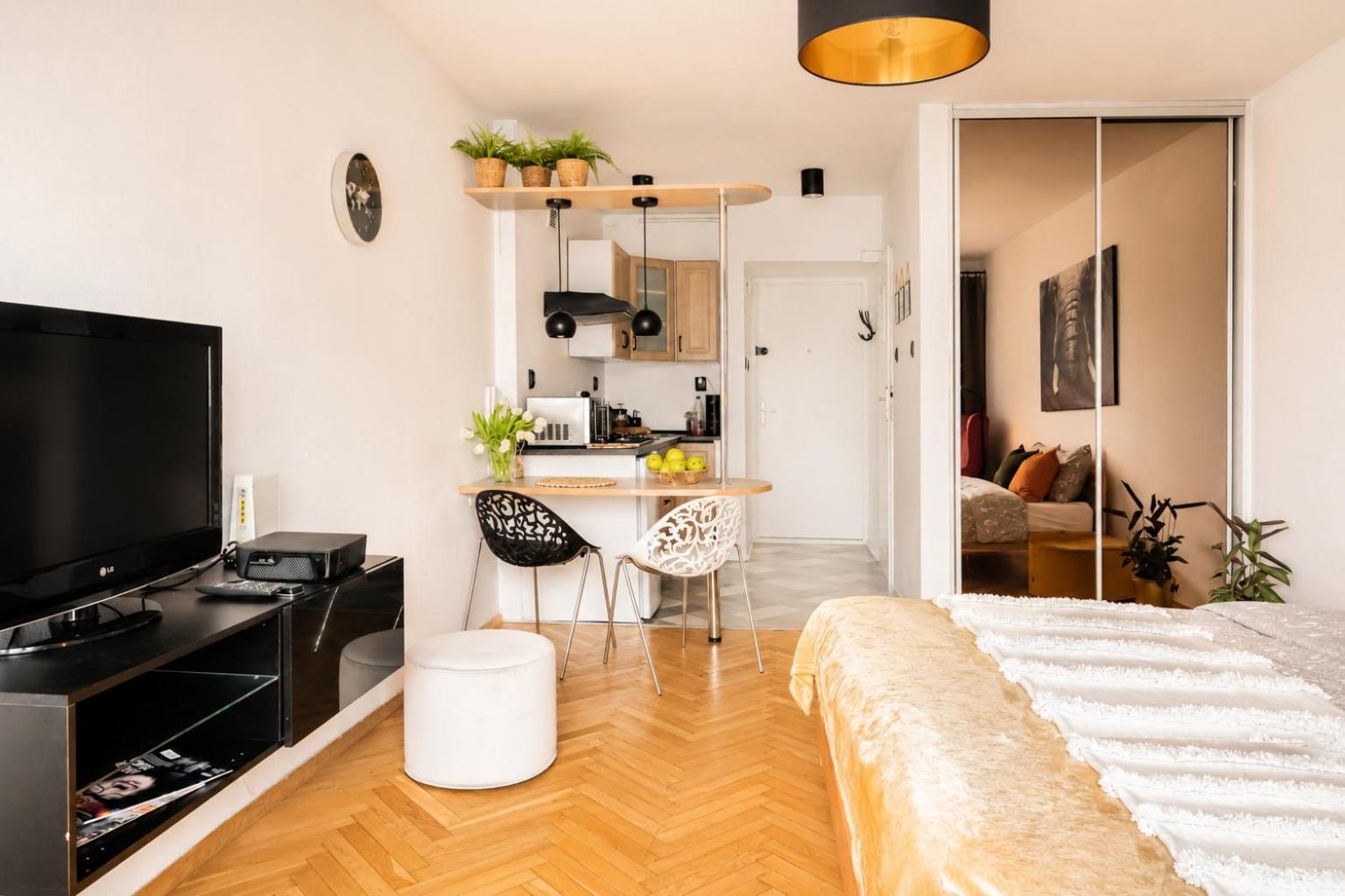 Studio Apartment