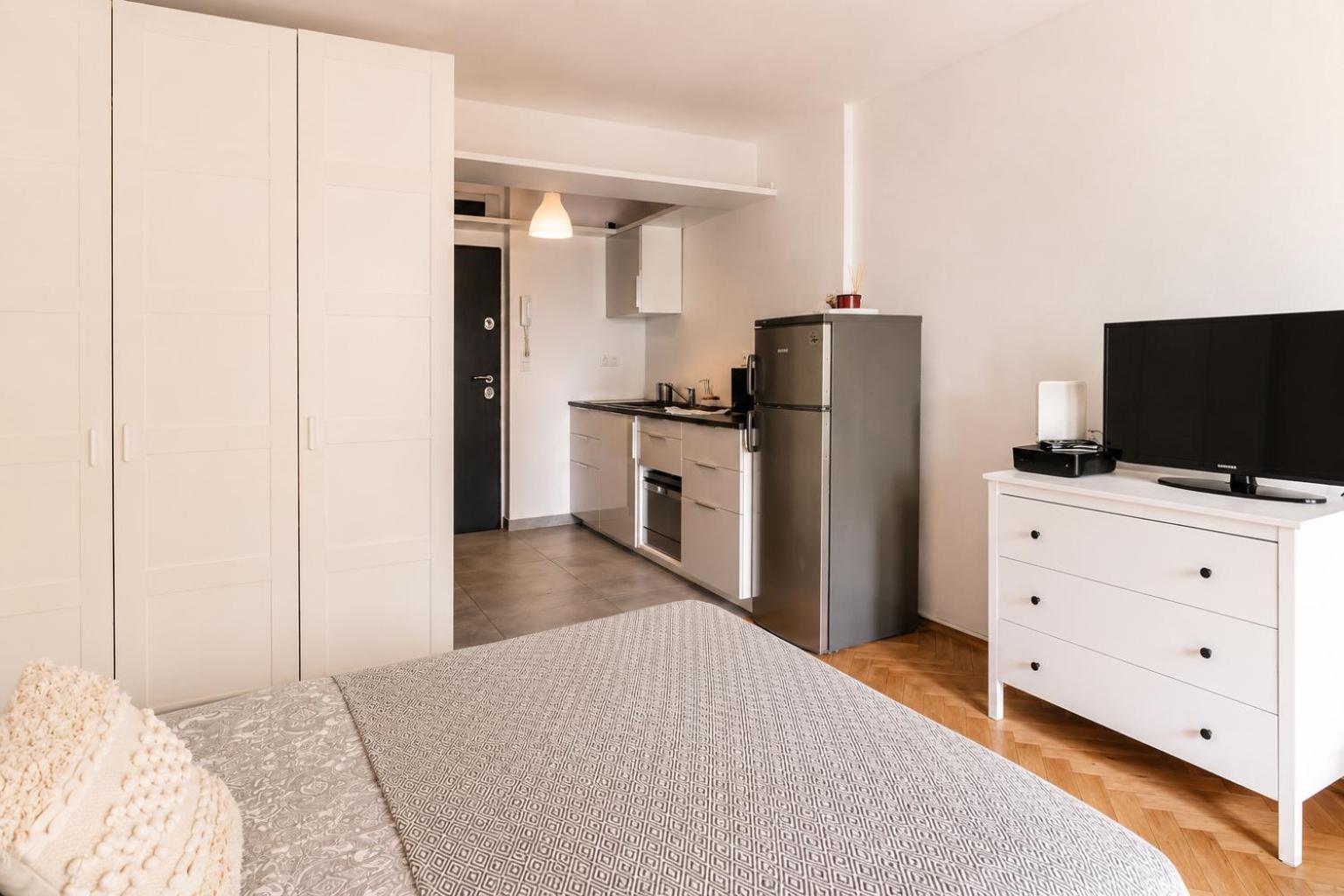 Studio Apartment
