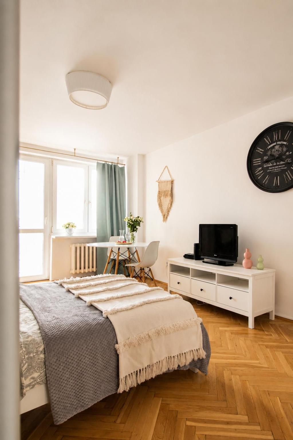 Studio Apartment