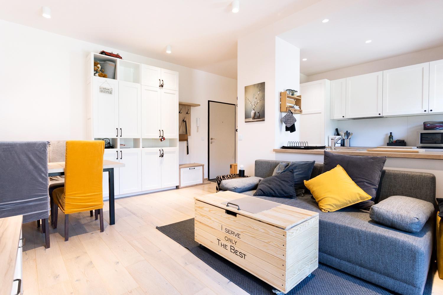 One-Bedroom Apartment