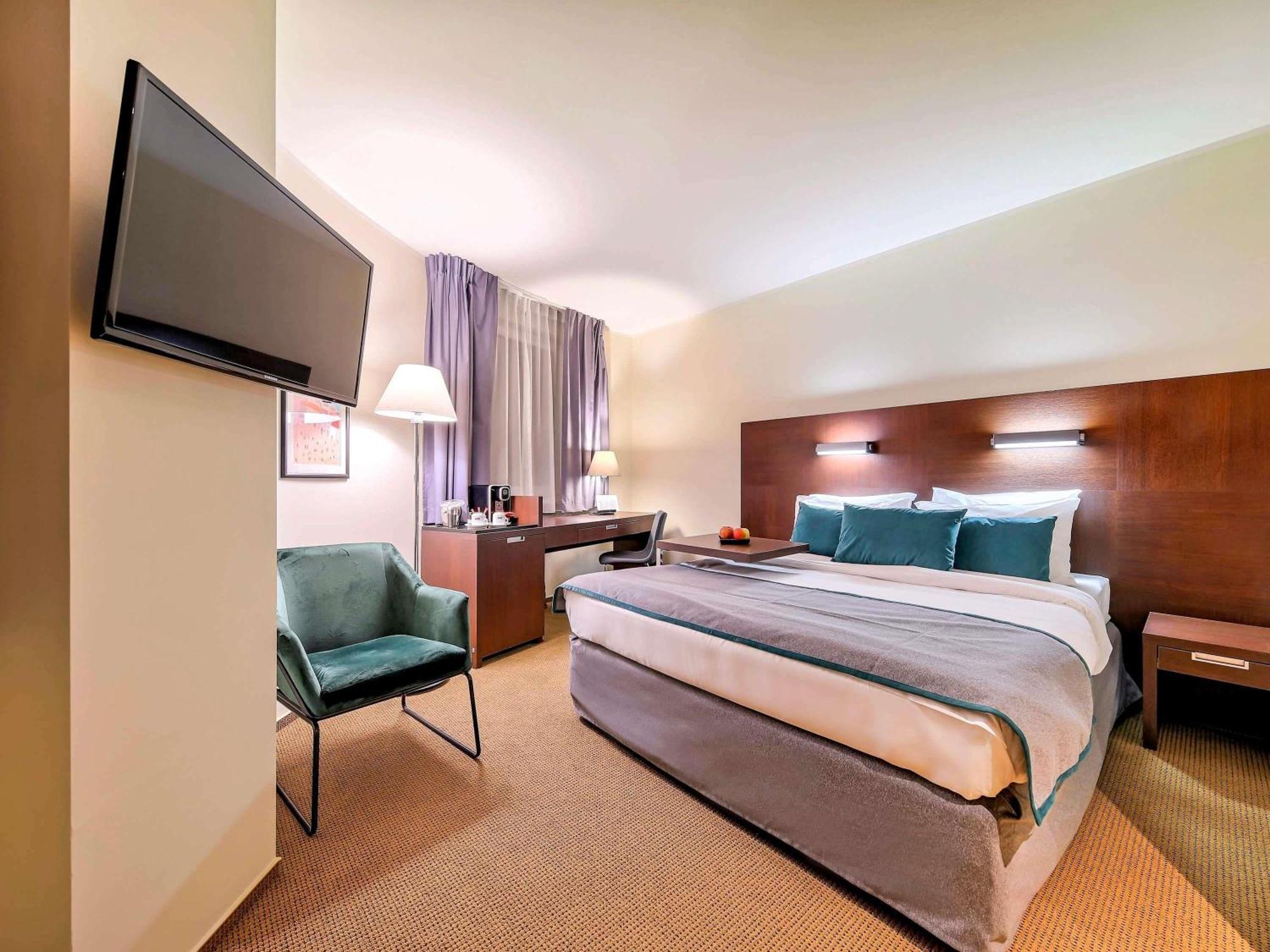Classic Queen Room