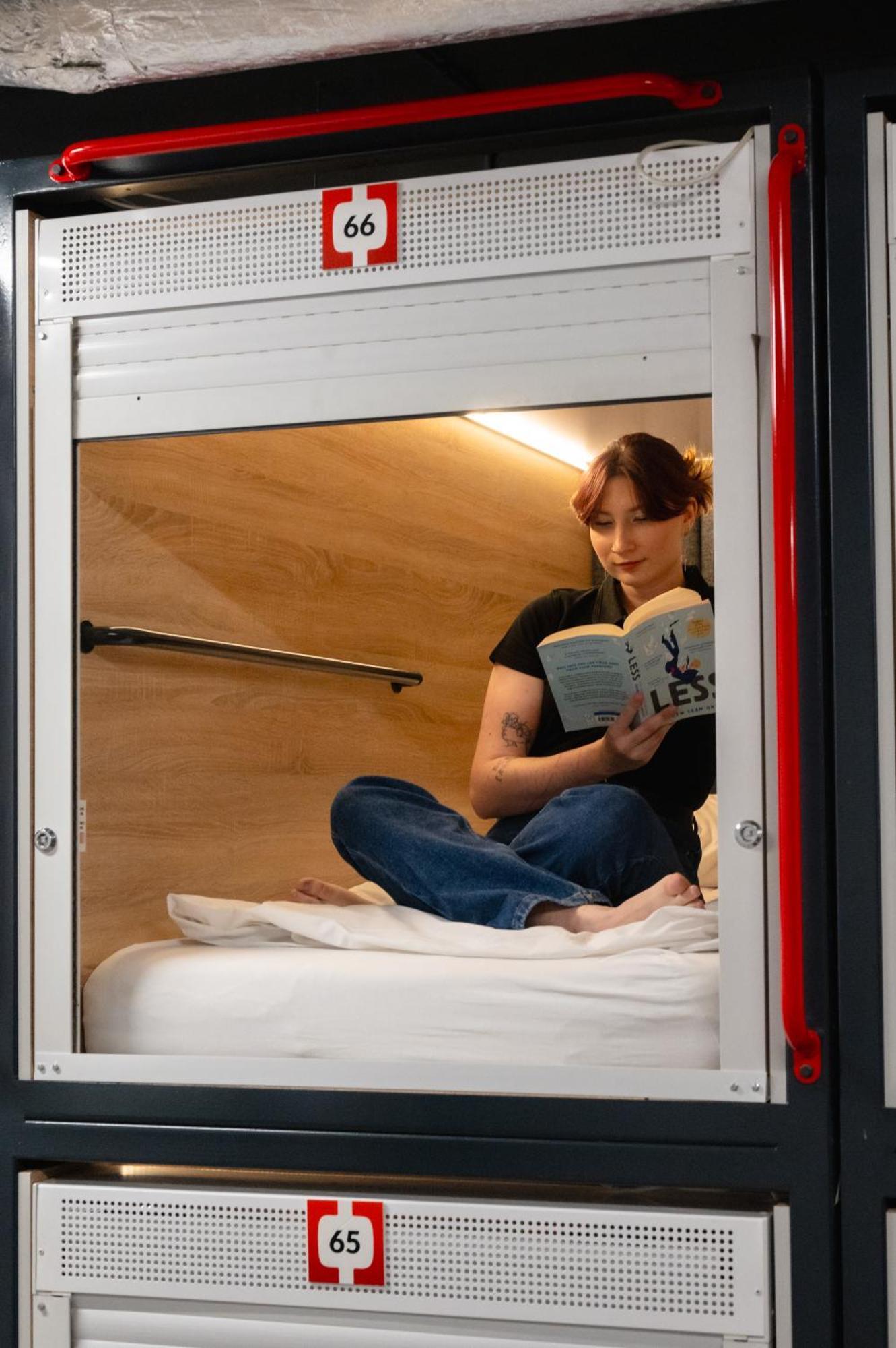 Upper Budget Single Capsule