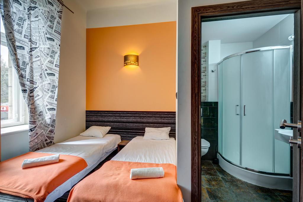 Twin Room Private Bathroom