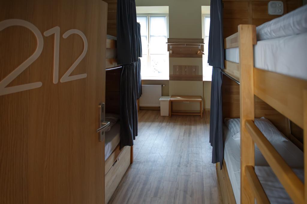 Bed 8-Bed Mixed Dorm